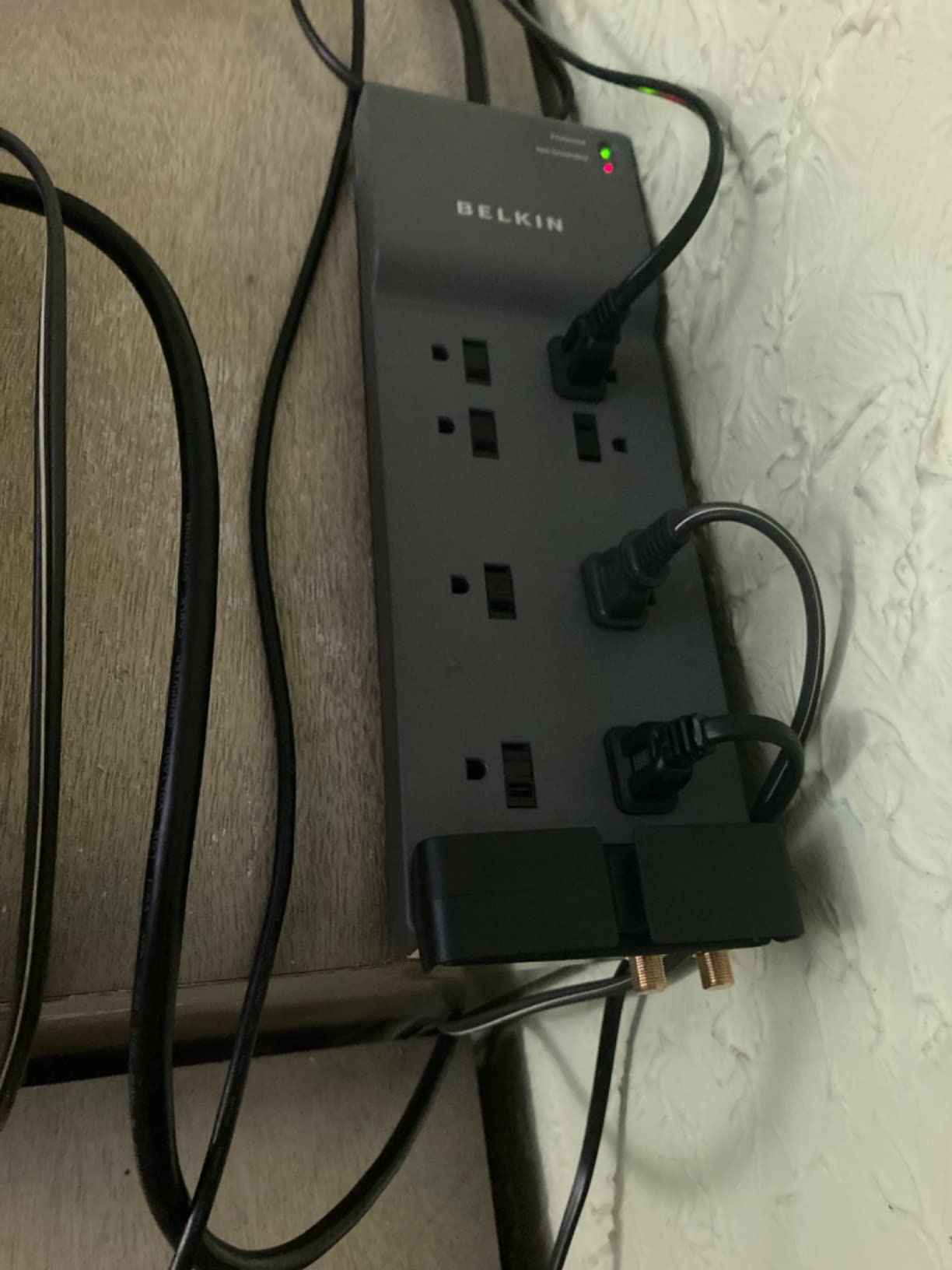 Belkin Surge Protector Power Strip, 8 AC Multiple Plug Outlet w/ 12ft Heavy-Duty Extension Cord, UL-listed Outlet Extender w/ Flat Plug for Home, Office, Computer Charging - 3,550 Joules of Protection customer photo 2
