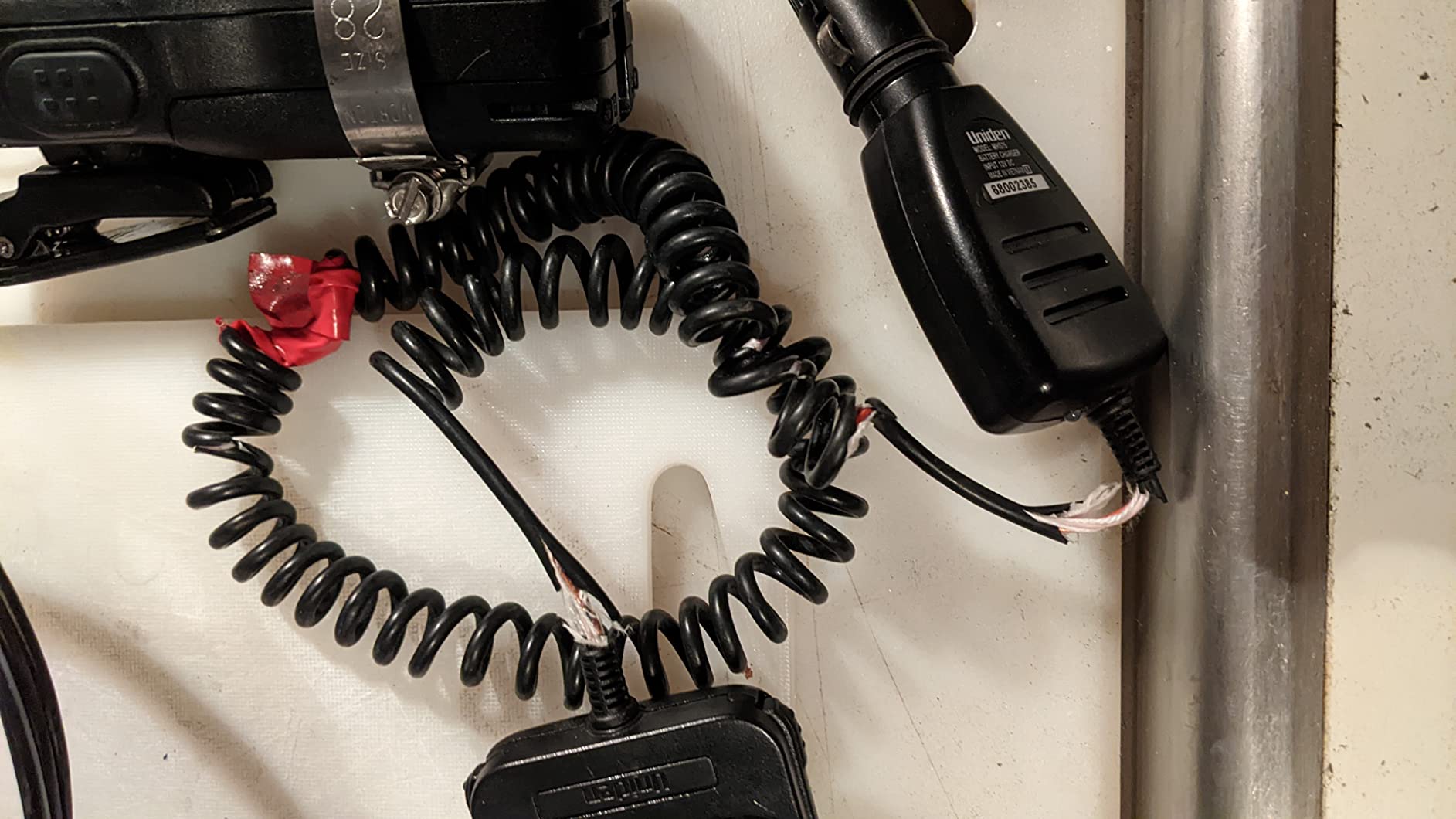 Uniden MHS75 Waterproof Handheld 2-Way VHF Marine radio, Submersible, Selectable 1/2.5/5 Watt Transmit Power. All USA/International and Canadian Marine Channels - Color Black customer photo 1