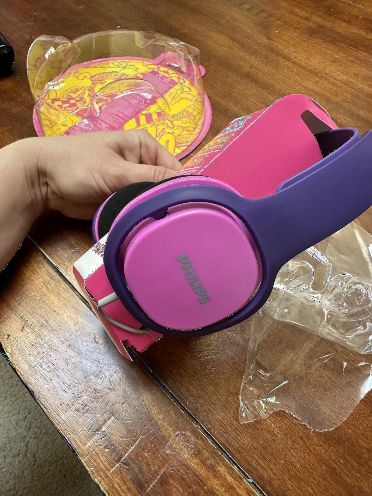 PHILIPS Kids Headphones with Cord, On-Ear Wired Headphones for Kids with Comfortable Fit & Clear Stereo Sound, 85dB Volume Limiter Headset for School/Tablet/iPad/Kindle, Ideal for Boys & Toddlers customer photo 2