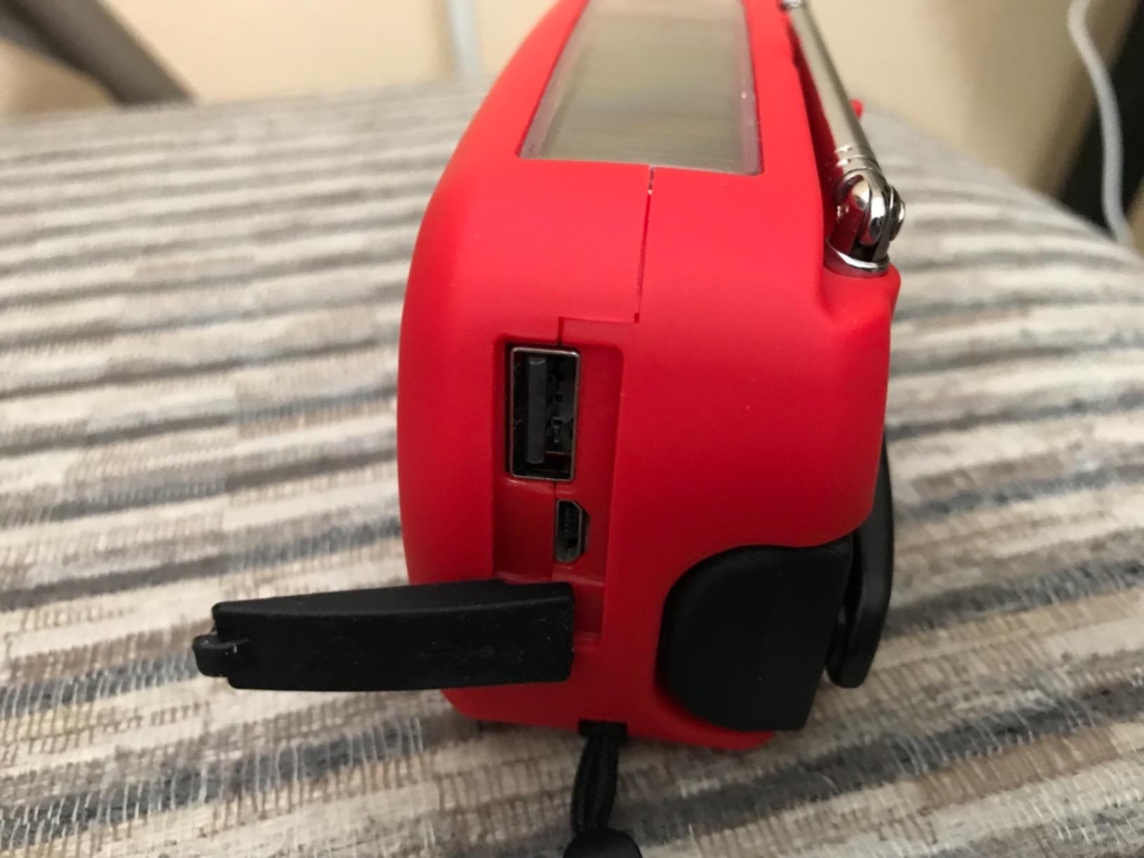 Esky Emergency Hand Crank Radio 7400mWh with 3 LED Flashlight, AM/FM/NOAA Portable Weather Radio with Built-in 2000mAh Battery, Solar Powered Radio for Indoor Outdoor Survival Camping, SOS Alarm customer photo 2