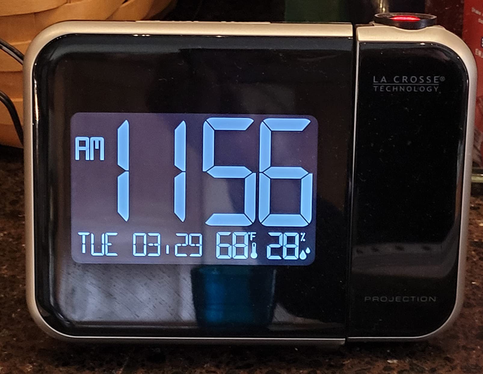 La Crosse Technology 616-1412 Projection Alarm Clock with Indoor Temperature customer photo 2