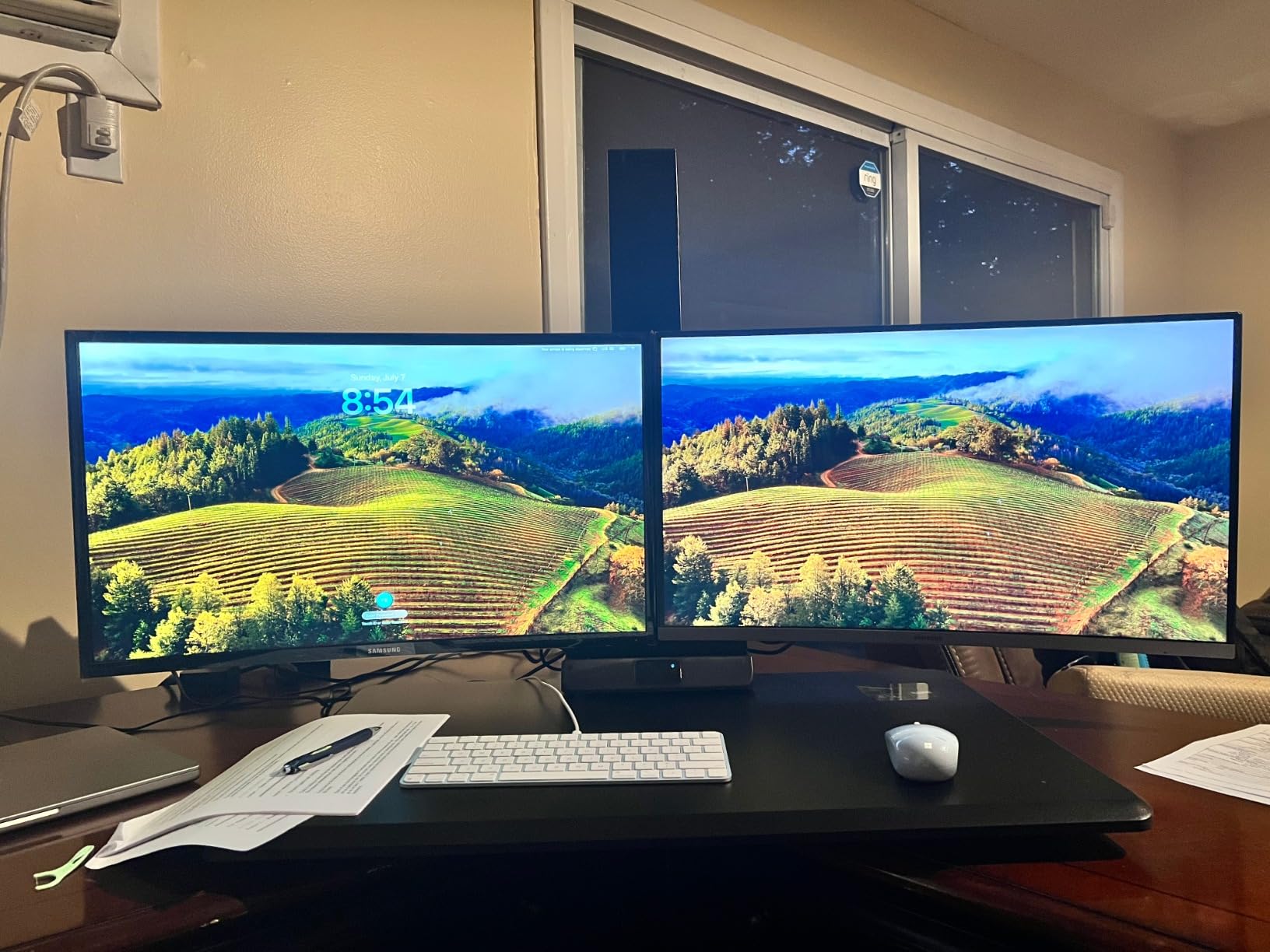 Mount-It! Double Monitor Electric Standing Desk Converter - 2 Screens Stand Up Desk Riser - Height Adjustable Desktop & 2 Mounts for Screens up to 32