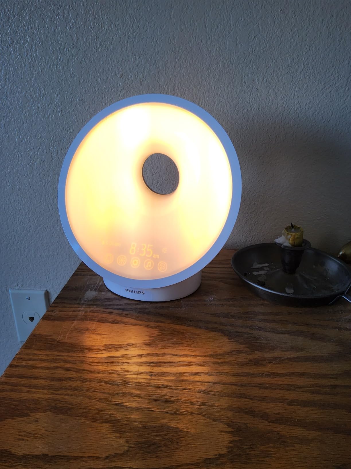 Philips SmartSleep Sleep and Wake-Up Light, Simulated Sunrise and Sunset, Multiple Lights and Sounds, RelaxBreathe to Sleep, HF3650/60 customer photo 2