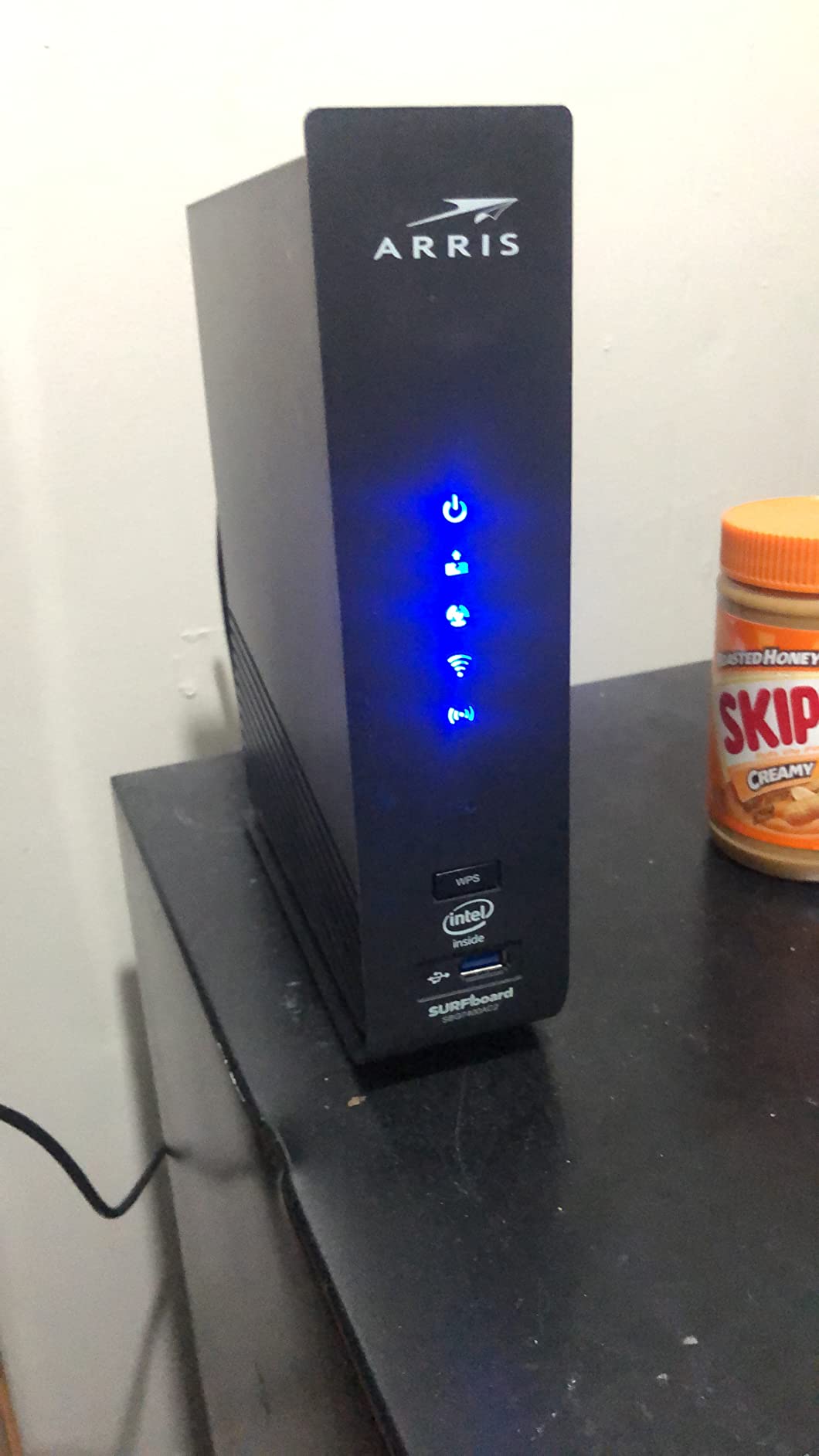 ARRIS (SBG7400AC2) - Modem Router Combo - Fast DOCSIS 3.0 & AC2350 WiFi, Four 1 Gbps Ports, Up to 960 Mbps Max Internet Speed customer photo 2