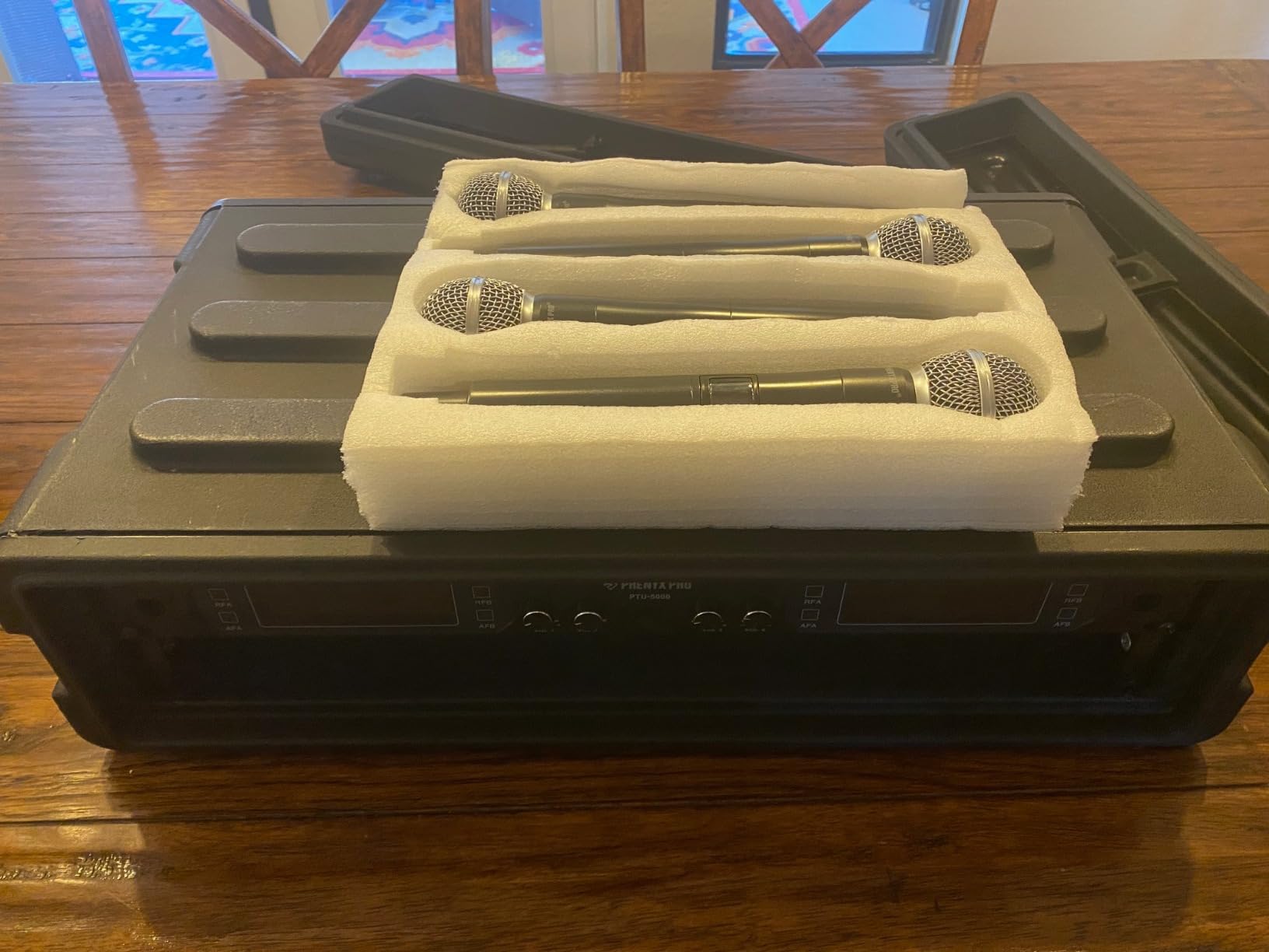 Phenyx Pro 4-Ch UHF Fixed Frequency Wireless Microphone System PTU-5000-4H customer photo 1