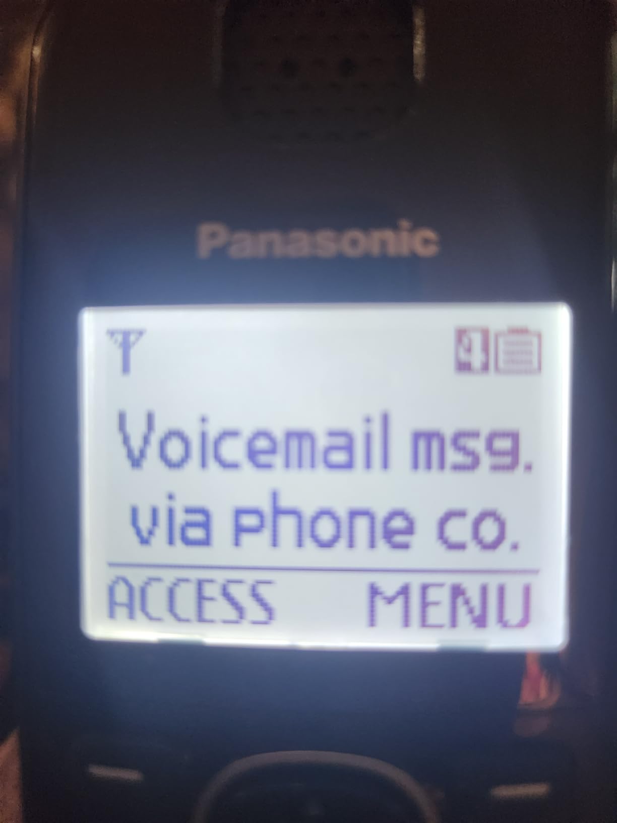Panasonic DECT 6.0 Expandable System, Cordless Phones with Answering Machine and Call Blocking - 5 Cordless Phones 5 Handsets - KX-TGE645M (Metallic Black) customer photo 2