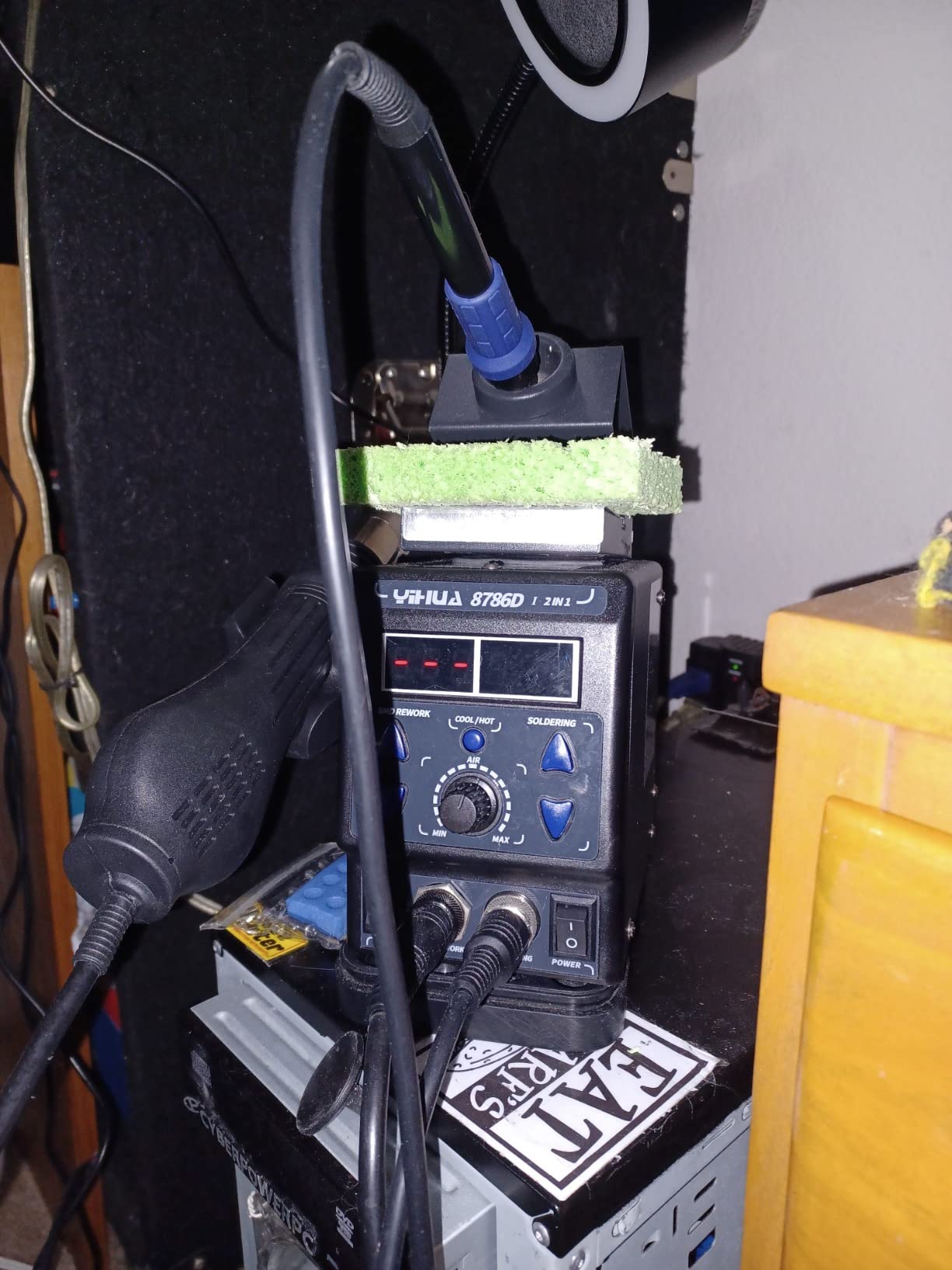 YIHUA 8786D I 2 in 1 Hot Air Rework and Soldering Iron Station with 10 Solder Iron Tips customer photo 1