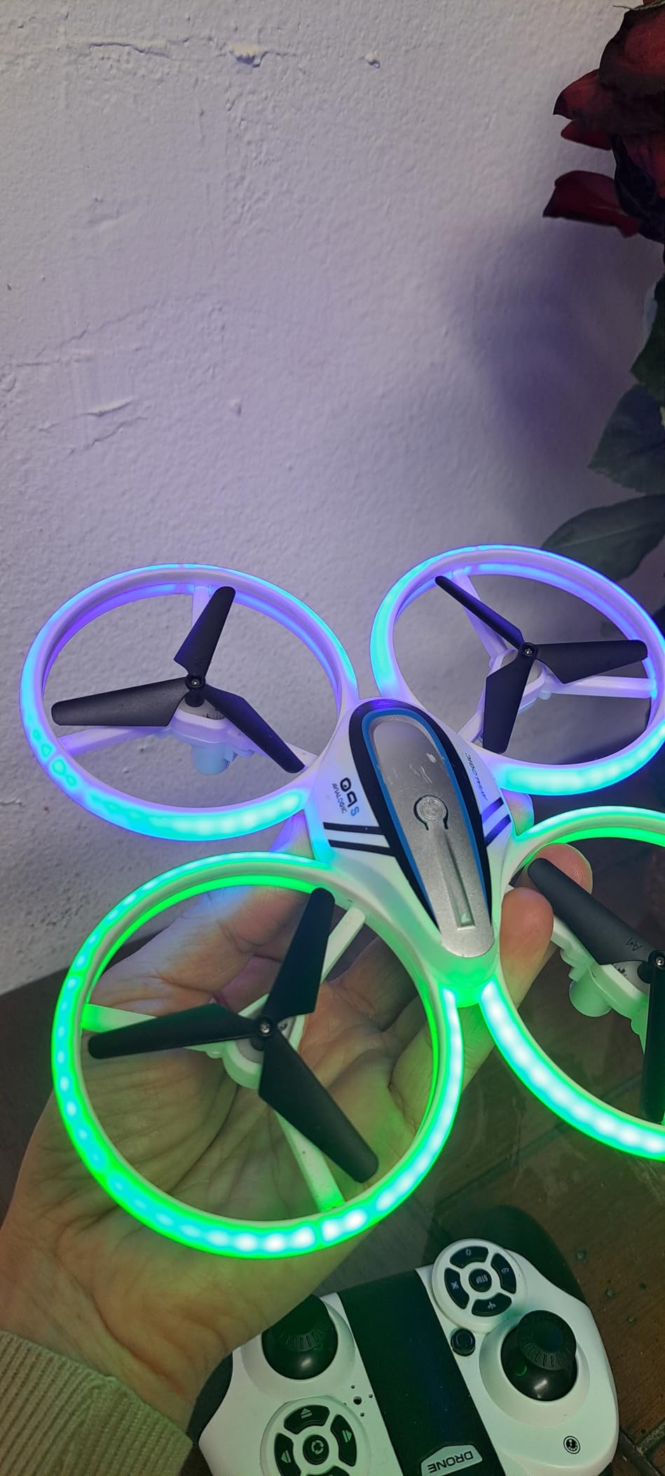 Q9s Drones for Kids, RC Drone with Altitude Hold and Headless Mode, Quadcopter with Blue & Green Light, Propeller Full Protect, 2 Batteries and Remote Control, Easy to fly Kids Gifts Toys for Boys and Girls customer photo 2