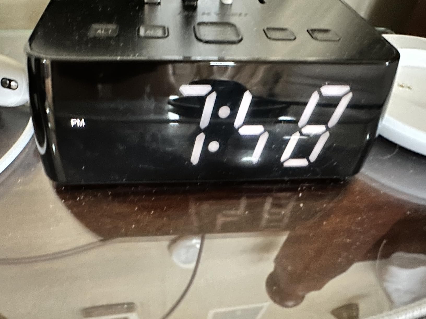 JACKYLED Alarm Clock with 4 USB Chargers Power Strip, 3 Outlets, Surge Protector, Dimmable LED Display customer photo 2