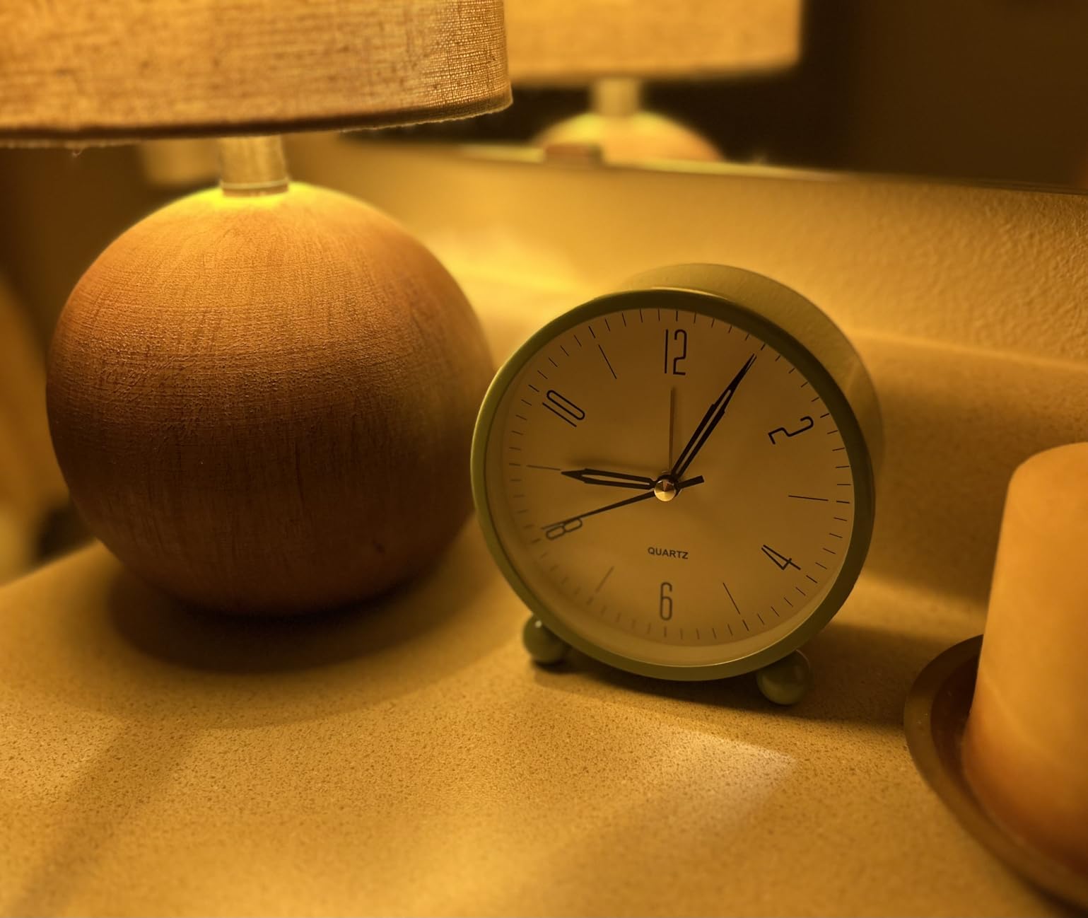 JALL Analog Alarm Clock, 4 inch Super Silent Non Ticking Small Clock with Night Light, Battery Operated, Simple Design, Old Fashioned Style Ideal Decor, for Bedroom, Bedside, Desk, Adult, Gift, Green customer photo 1