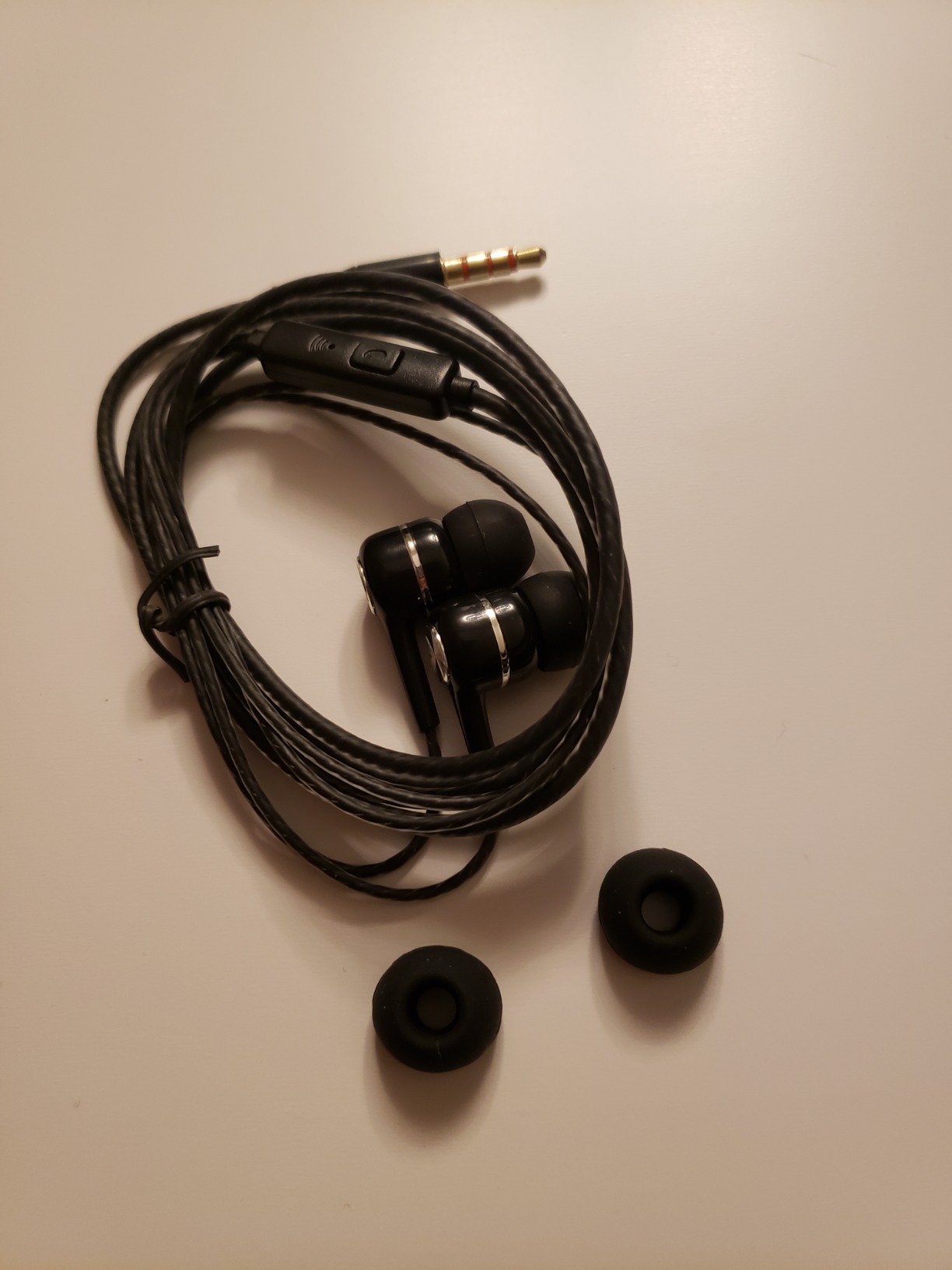 LWZCAM 5 Pack 3.5mm Wired Earbuds, Stereo Headphones with Microphone | Rich heavy bass, mic & media controls, comfy semi-in-ear, tangle-free cord, universal 3.5mm plug, 5 assorted colors customer photo 2