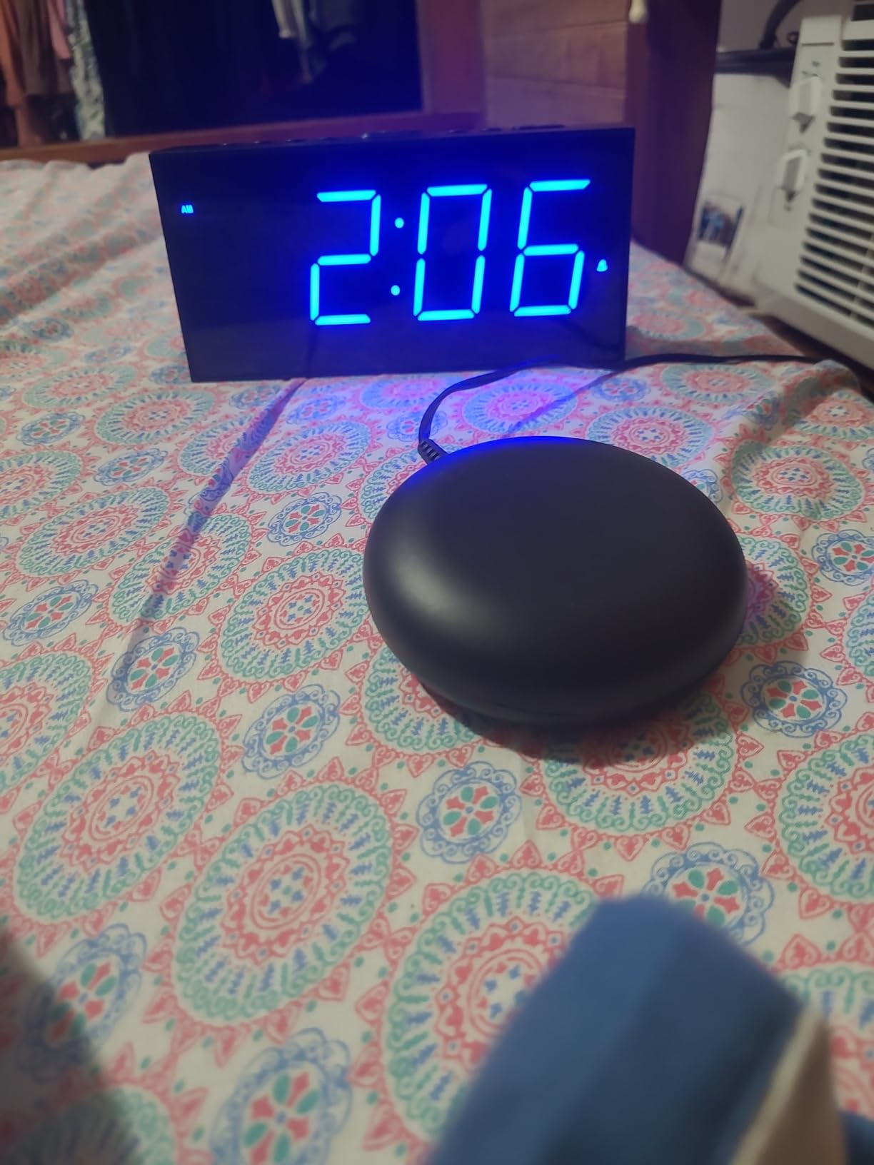 Alarm Clock with Bed Shaker, Vibrating Alarm Clock for Heavy Sleepers - Dual Alarms, 7.5'' LED Display, Dimmer, USB Charging Port, Memory Function customer photo 1