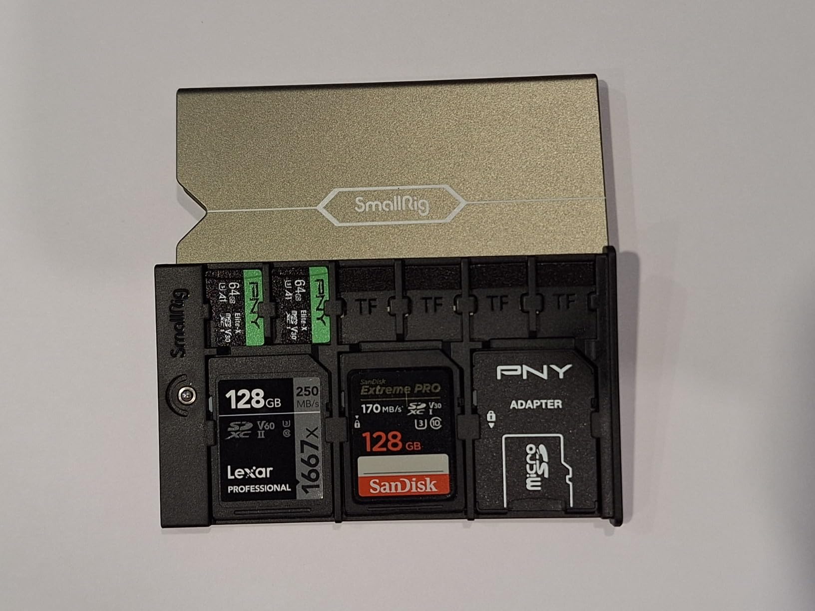 SMALLRIG Memory Card Case Holder Anti-Shock Anti-Fall and Scratch Suitable for SD/Micro SD/SIM Cards for Photography Enthusiasts - 2832B customer photo 2