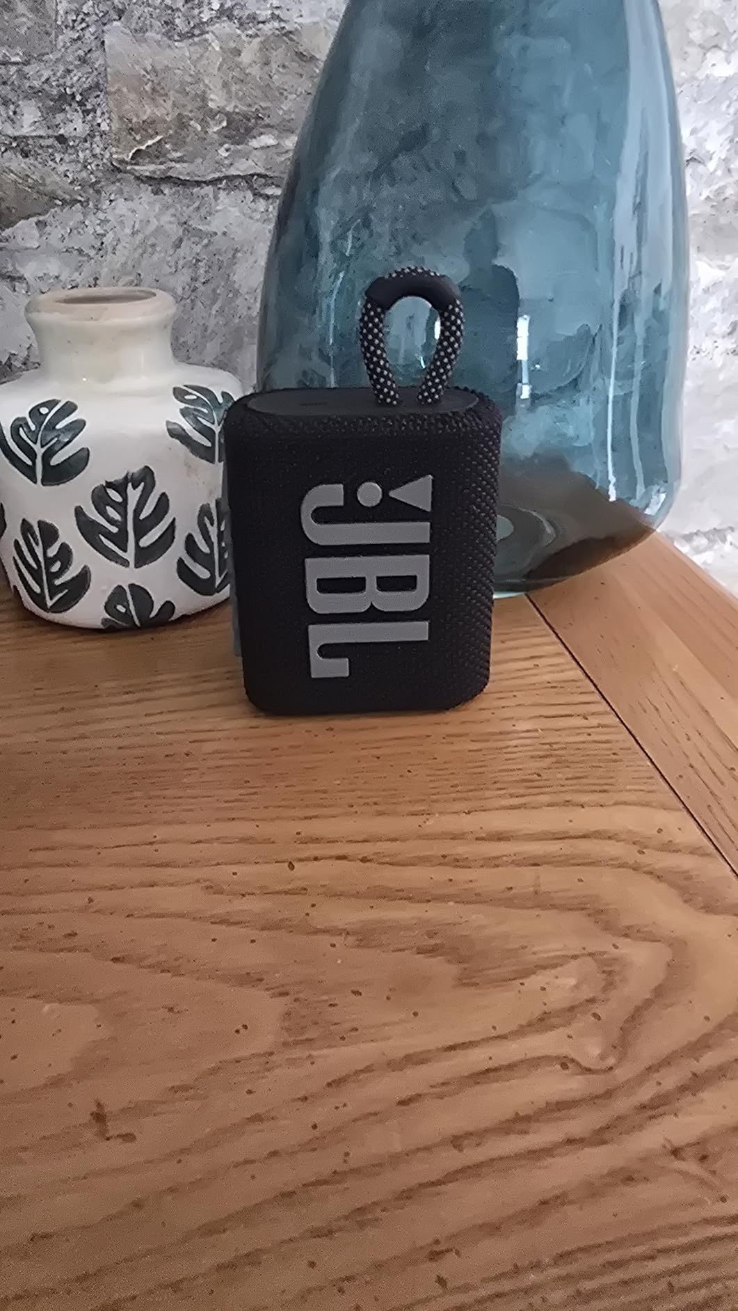 JBL Go 3 - Portable Mini Bluetooth Speaker, big audio and punchy bass, IP67 waterproof and dustproof, 5 hours of playtime, speaker for home, outdoor and travel (Black) customer photo 1