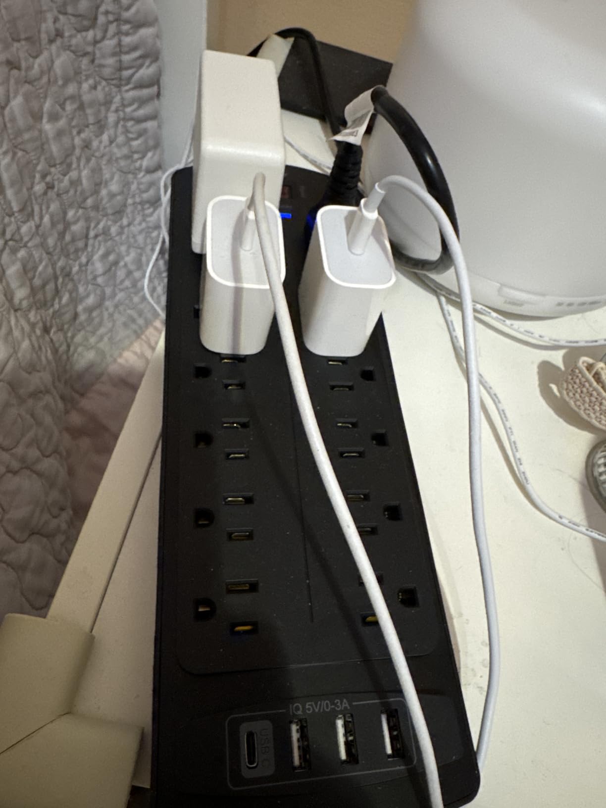 Power Strip, ALESTOR Surge Protector with 12 Outlets and 4 USB Ports, 6 Feet Extension Cord, 2700 Joules, ETL Listed, Black customer photo 1