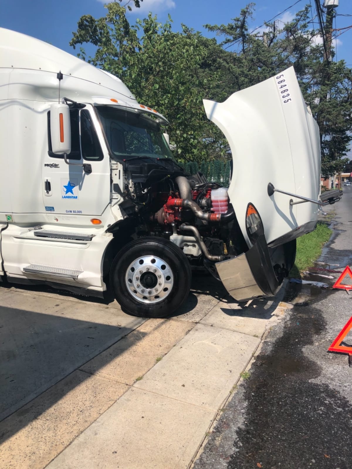 Truck GPS Commercial Drivers 2026, 9 inch Trucker GPS for Semi Truck | GPS Navigator for Car with 2026 Maps Lifetime Free Updates, Voice Guidance for Speed Warnings, Custom Routing, Driver Alerts customer photo 2