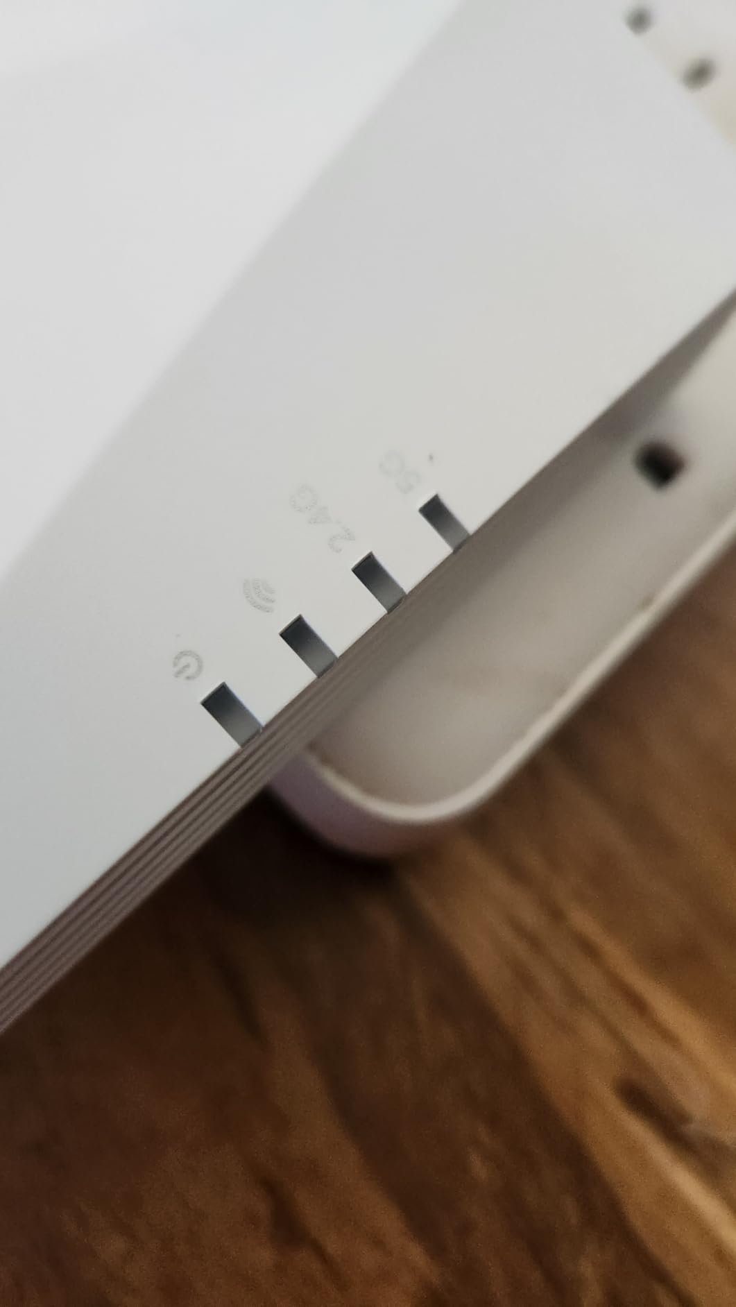 TP-Link AC1900 WiFi Range Extender RE550 | Dual-Band Wireless Repeater Amplifier w/Gigabit Ethernet Port | Up to 2200 Sq. Ft., 32 Devices | Internet Signal Booster | APP Setup | EasyMesh Compatible customer photo 2