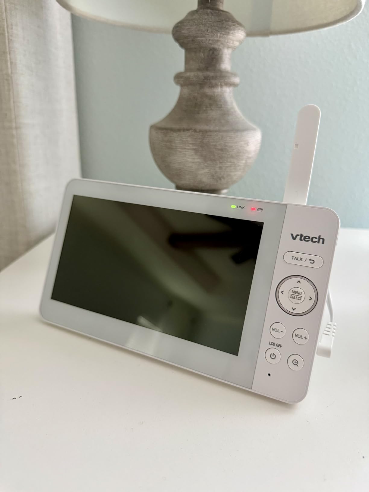 VTech Baby Monitor No WiFi - 19Hr Video Battery, 1000ft Range, Night Vision, Two-Way Talk, Temperature Sensor, Sound-Activated Screen, Lullabies | VM819 customer photo 2