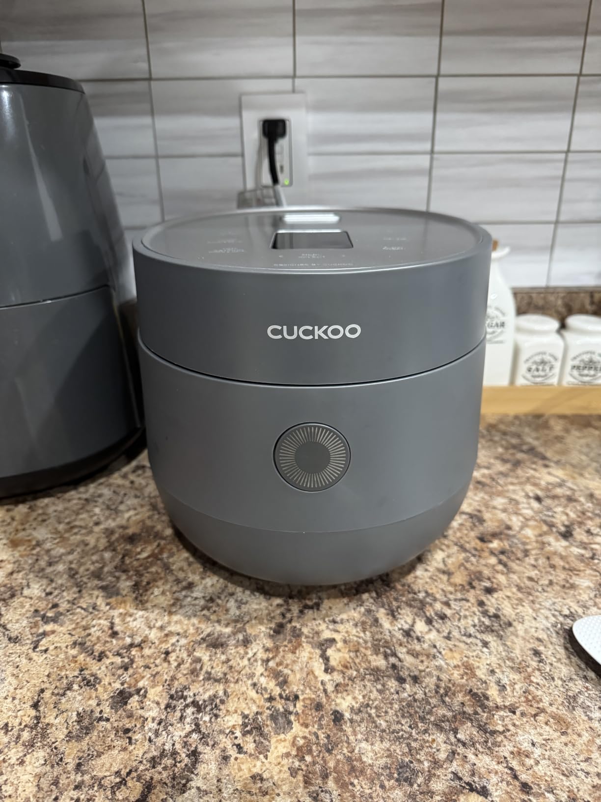 CUCKOO Micom Fuzzy Logic Rice Cooker, 12-Cup Cooked, White, CR-0675FW customer photo 2