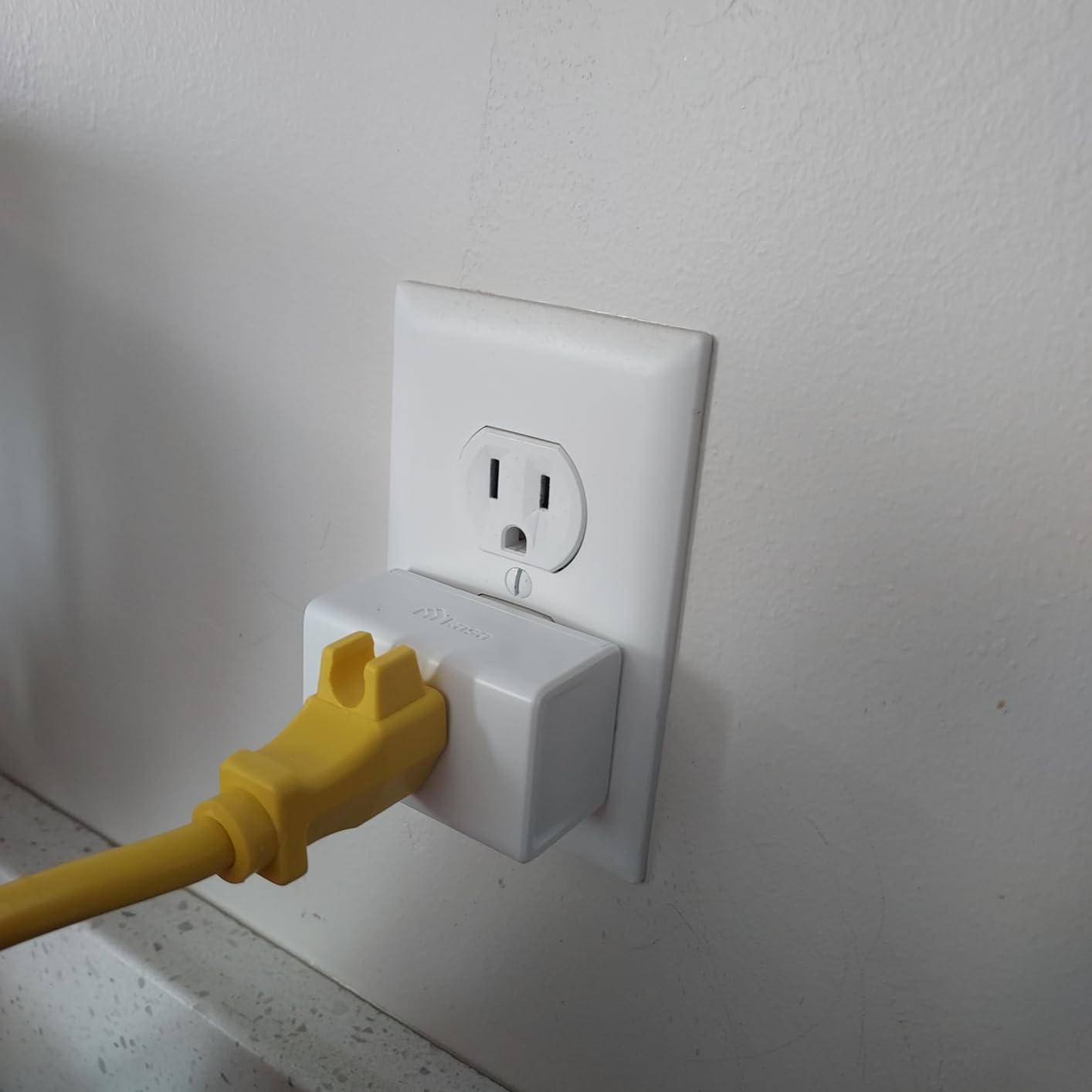 Kasa Smart Plug Ultra Mini 15A, Smart Home Wi-Fi Outlet Works with Alexa, Google Home, No Hub Required, UL Certified, 2.4G WiFi Only, 2 Count (Pack of 1)(EP10P2), White customer photo 1