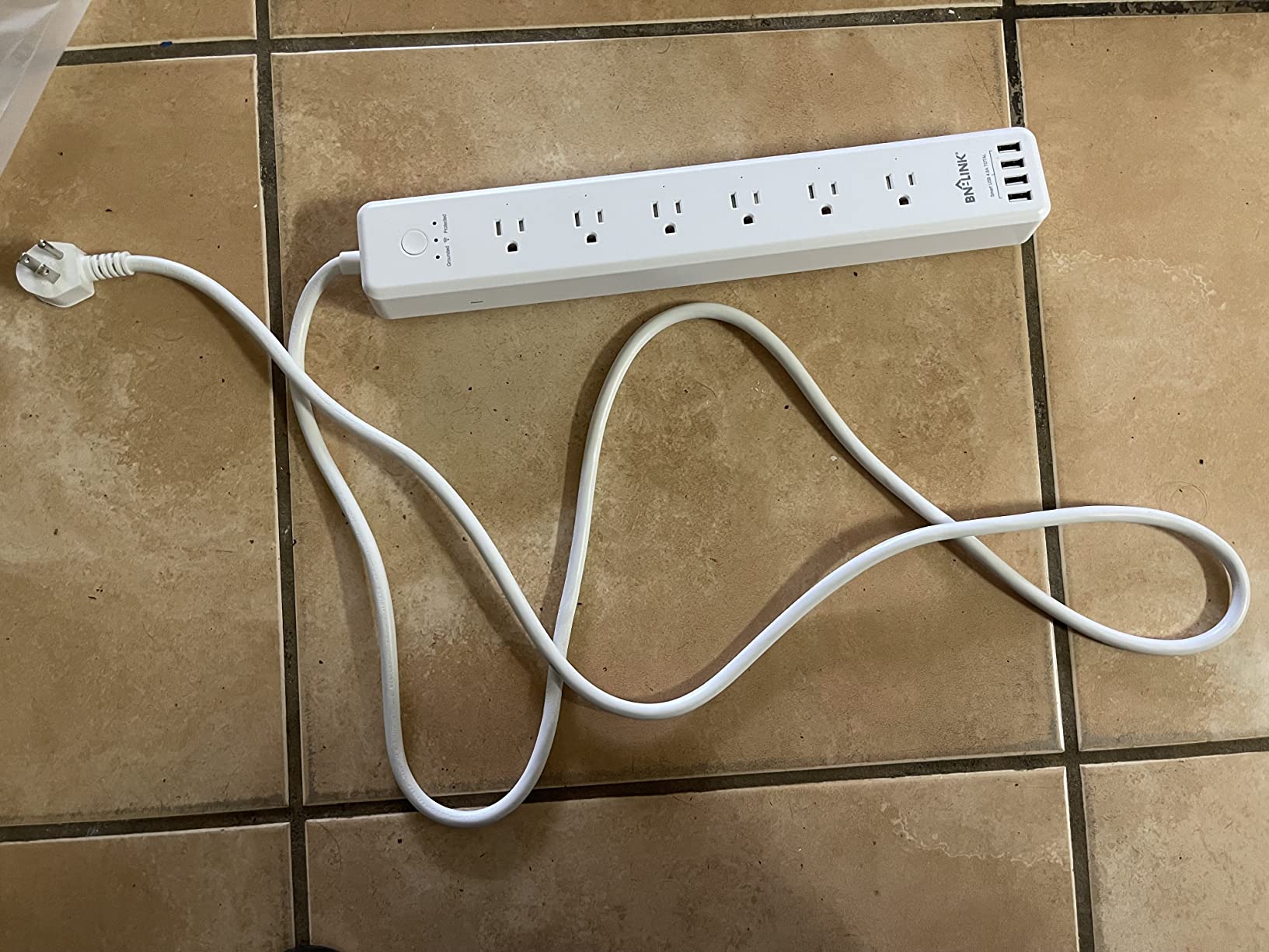 BN LINK Smart Plug Power Strip, Surge Protector with 6 Individually Controlled Smart Outlets, 4 USBs (incl. 20W USB-C), Compatible with Alexa and Google Home customer photo 1