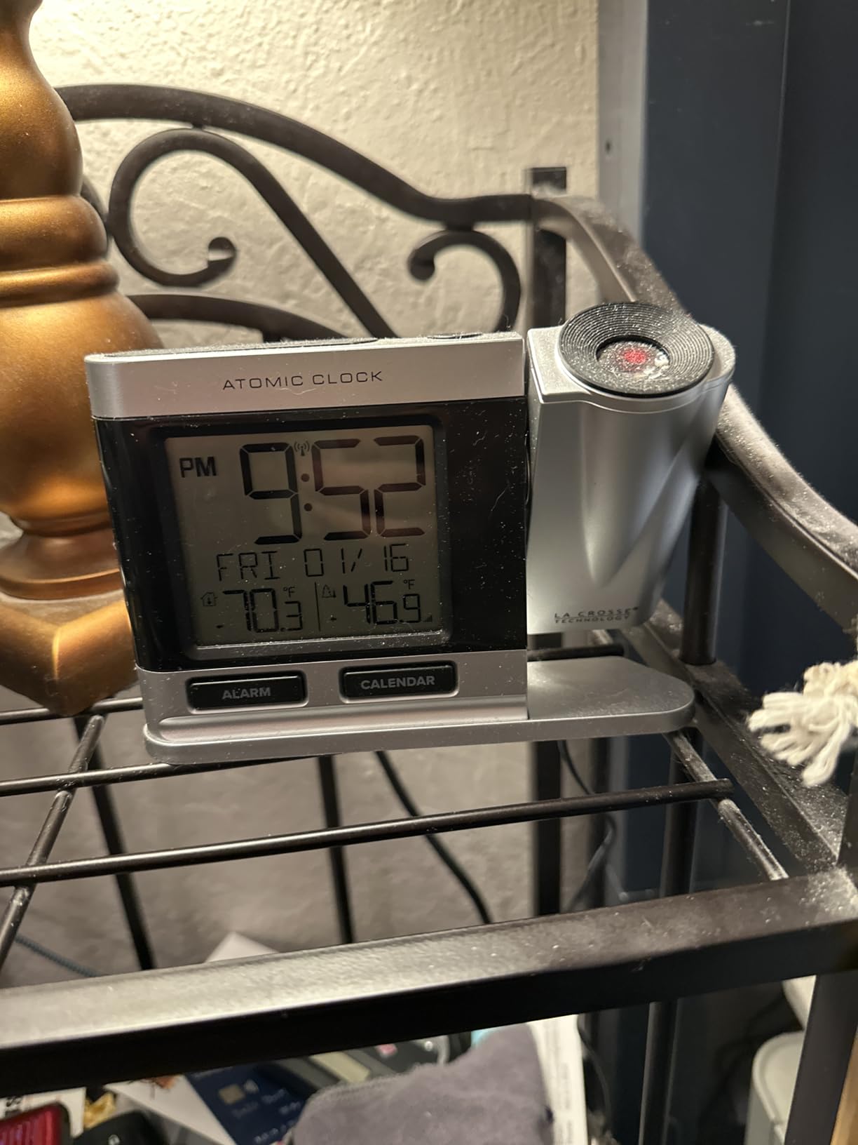 La Crosse Technology 616-41667-INT Black Atomic Projection Alarm Clock with Temperature customer photo 2