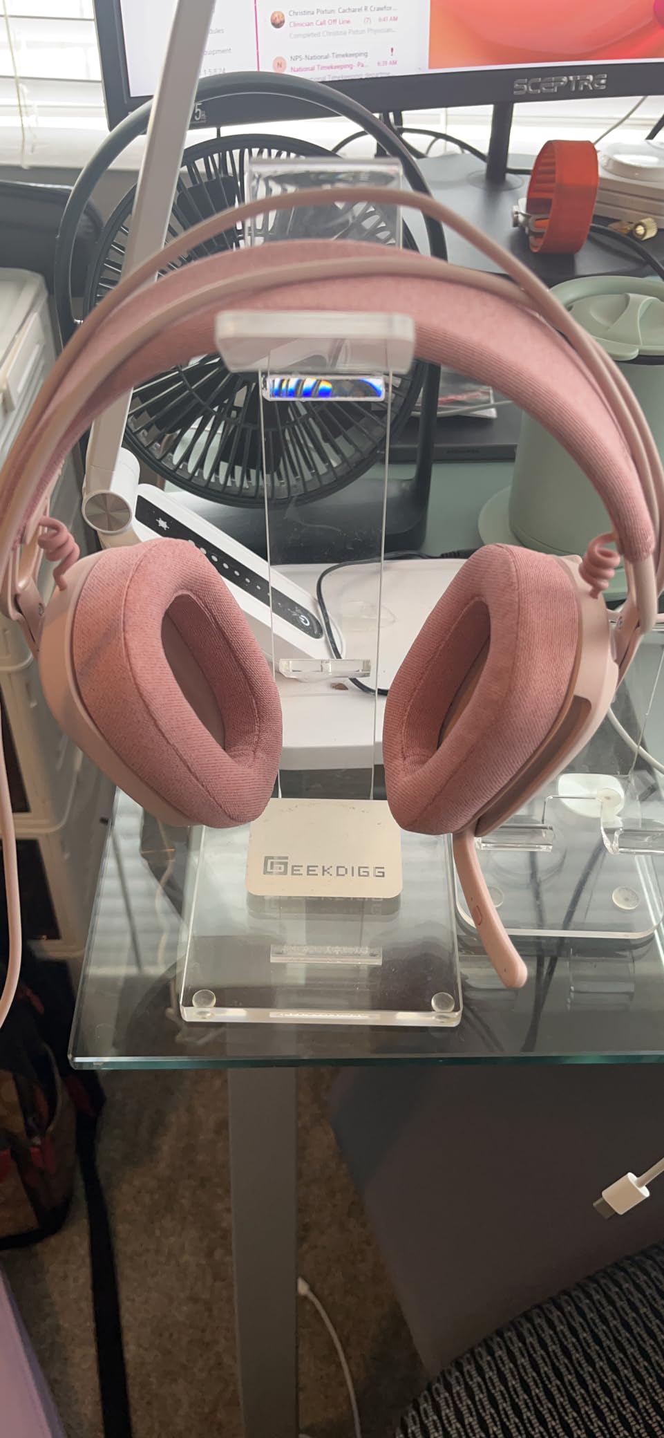 Logitech Zone Vibe 100 Wireless Over Ear Headphones - Off White | Lightweight, over ear, advanced multipoint Bluetooth, works with Teams, Google Meet, Zoom, Mac/PC customer photo 1