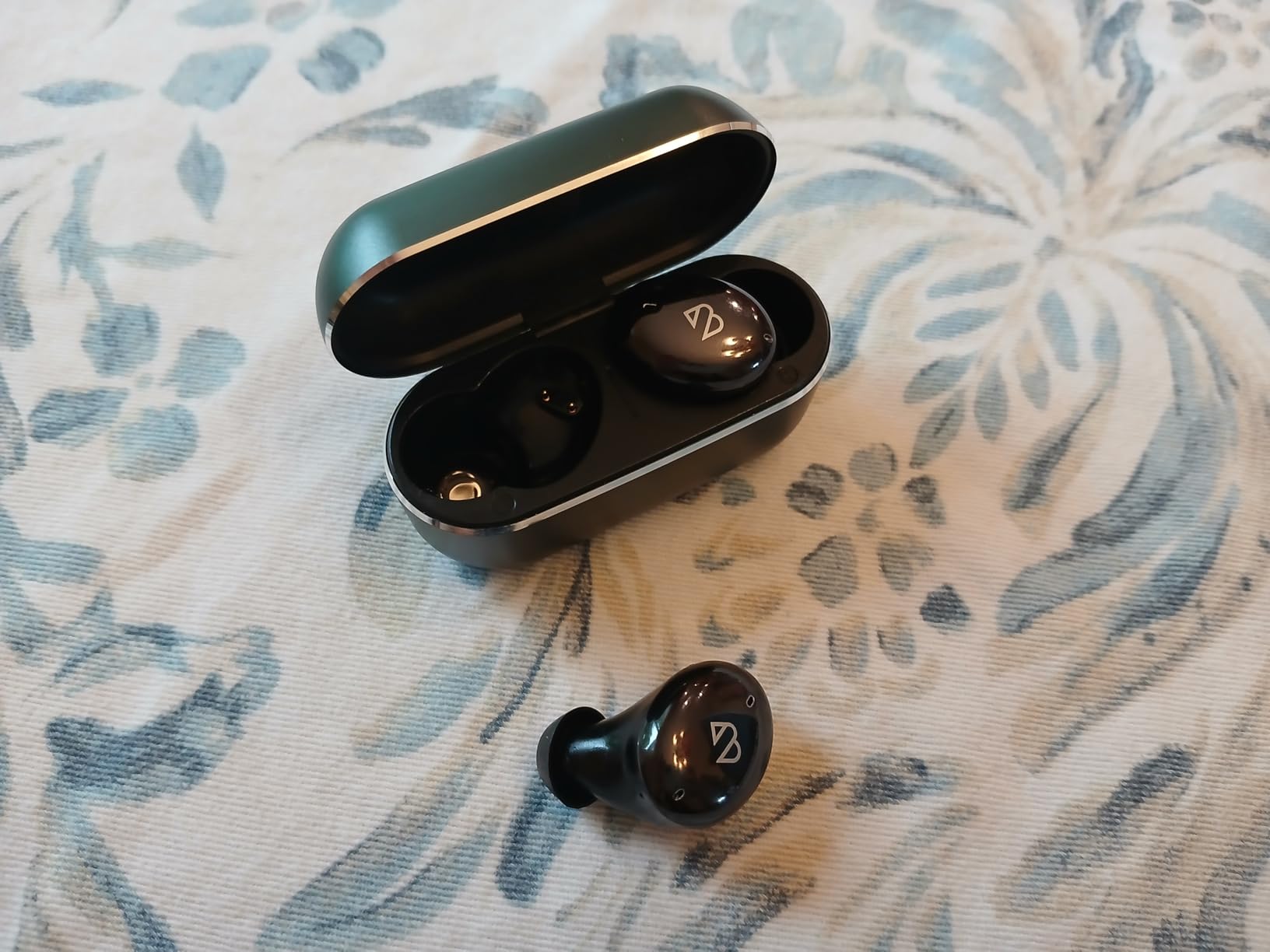 Back Bay Audio Wireless Earbuds for Small Ears, Award-Winning Sound w/Bass Mode, Durable Sweatproof Bluetooth Earbuds, Comfortable for All Ears customer photo 1