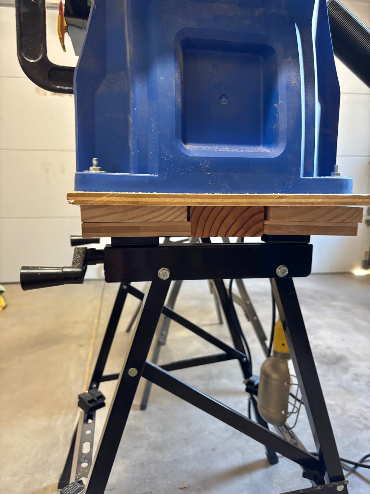 POWERTEC Portable Small Workbench with Vise, Imprinted Ruler and Protractor Scale, Folding Sawhorse/Worktable and 4 Bench Dogs for Woodworking Projects (MT4006V) customer photo 2