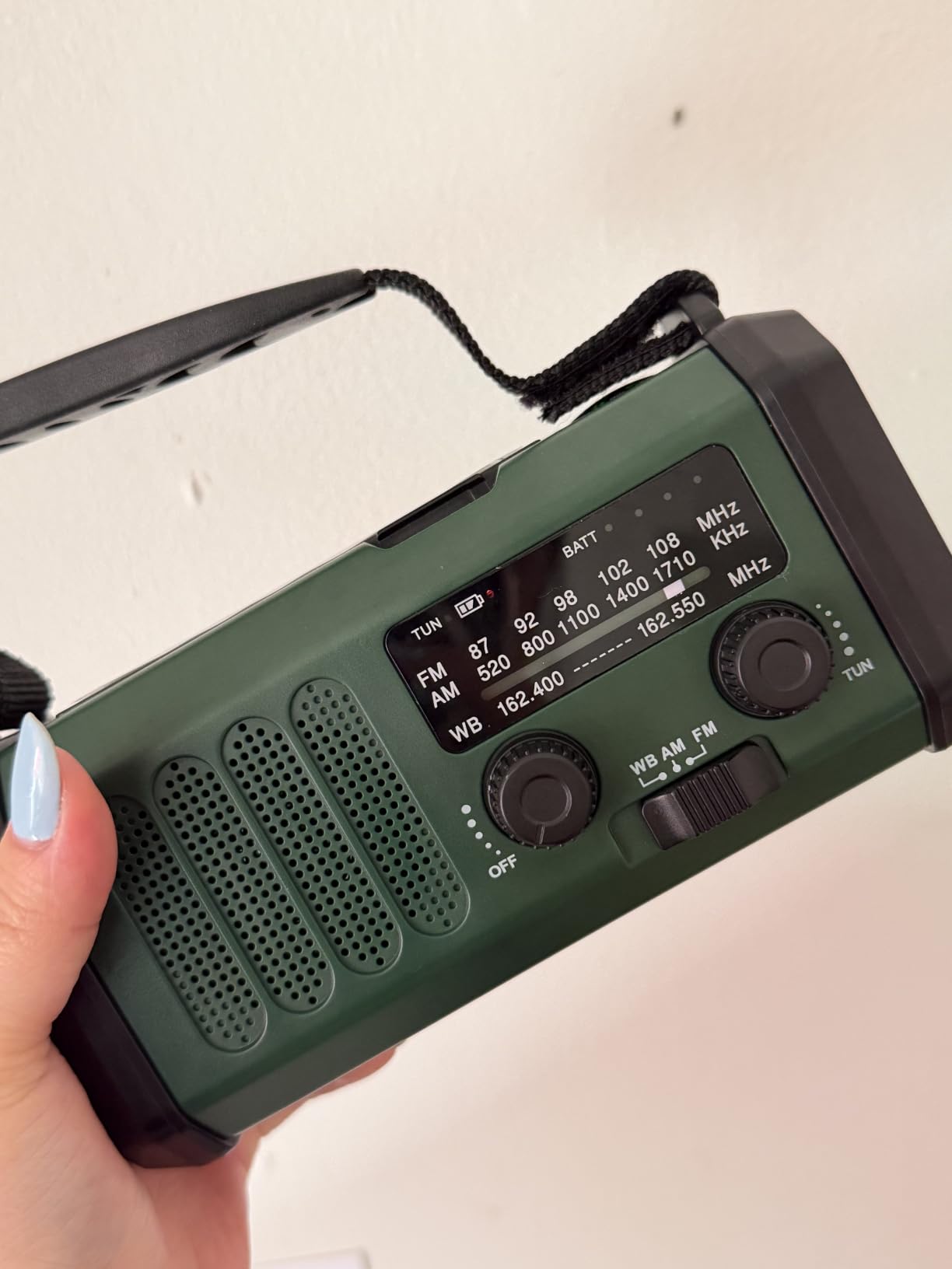 Hand Crank Emergency Radio, NOAA Weather Radio AM/FM, 10000mAh Solar Power Bank, Rechargeable Battery Powered, USB-C Charger, Flashlight, SOS Alarm, for Camping Survival Emergencies customer photo 2