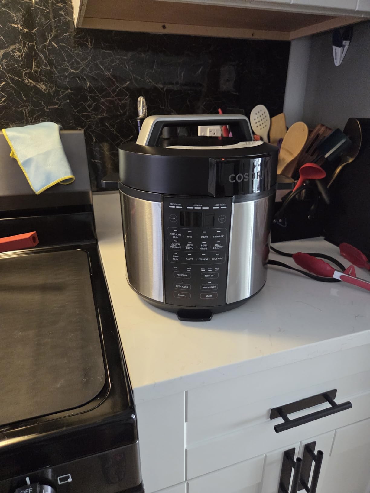 Cosori Pressure Cooker 6QT, 9-in-1, Ceramic Coating Pot, 12 Safety Features | Rice Cooker, Slow Cook, Sous Vide, Saute, Stainless Steel, 1100W, Silver customer photo 1