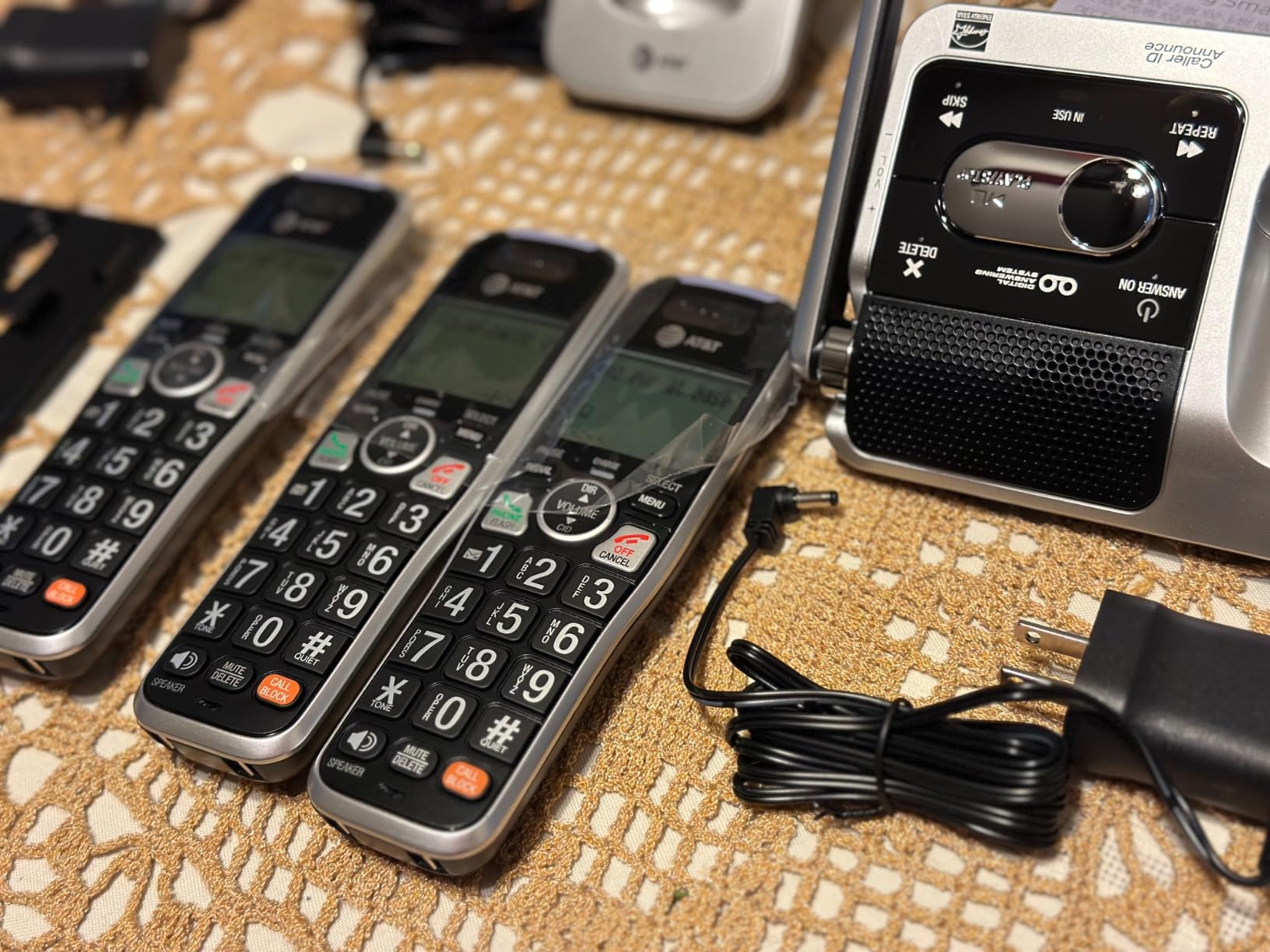 AT&T BL102-5 DECT 6.0 5-Handset Cordless Phone for Home with Answering Machine, Call Blocking, Caller ID Announcer, Audio Assist, Intercom, and Unsurpassed Range, Silver/Black customer photo 1