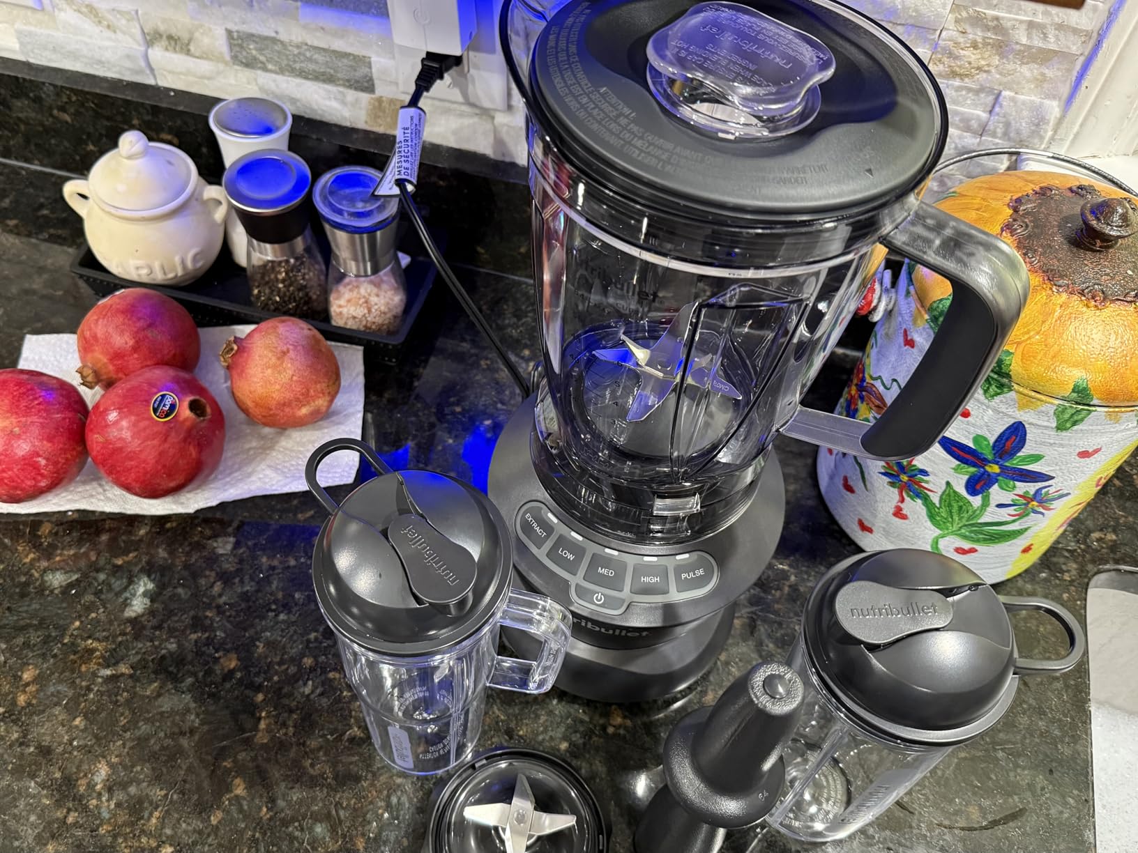 Nutribullet Full-Size Blender Combo, Single-Serve & Large Capacity, 1200W, 64oz Pitcher, 32oz Cup, Extractor Blade, 3-Speed, Pulse, Smoothies, Soups, Sauces, Easy Cleaning, Dark Gray, NBF50500 customer photo 1