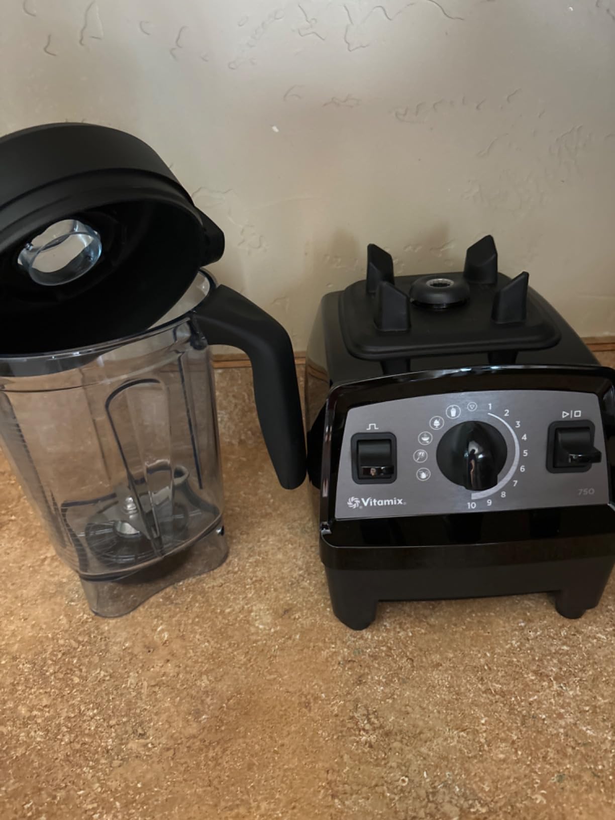 Vitamix Propel Series 750 Professional-Grade Blender with 4 Programs, 64 oz Container, Black customer photo 1