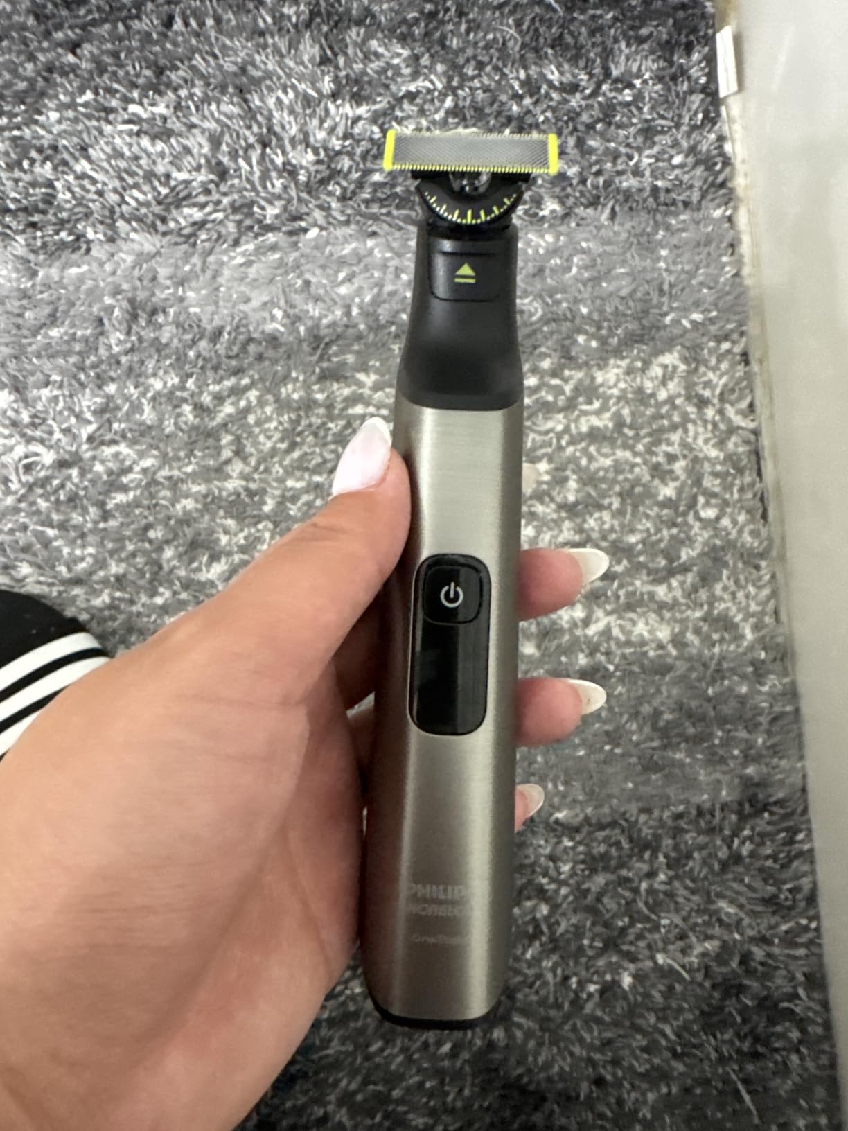 Norelco Philips OneBlade 360 Hybrid Face Trimmer and Shaver, 5 Length Comb | 360 Blade Technology, 5-length Comb, 100% Showerproof, Stainless Steel Blade Lasts up to 4 months, 45-Min Runtime, QP2724/90 customer photo 2
