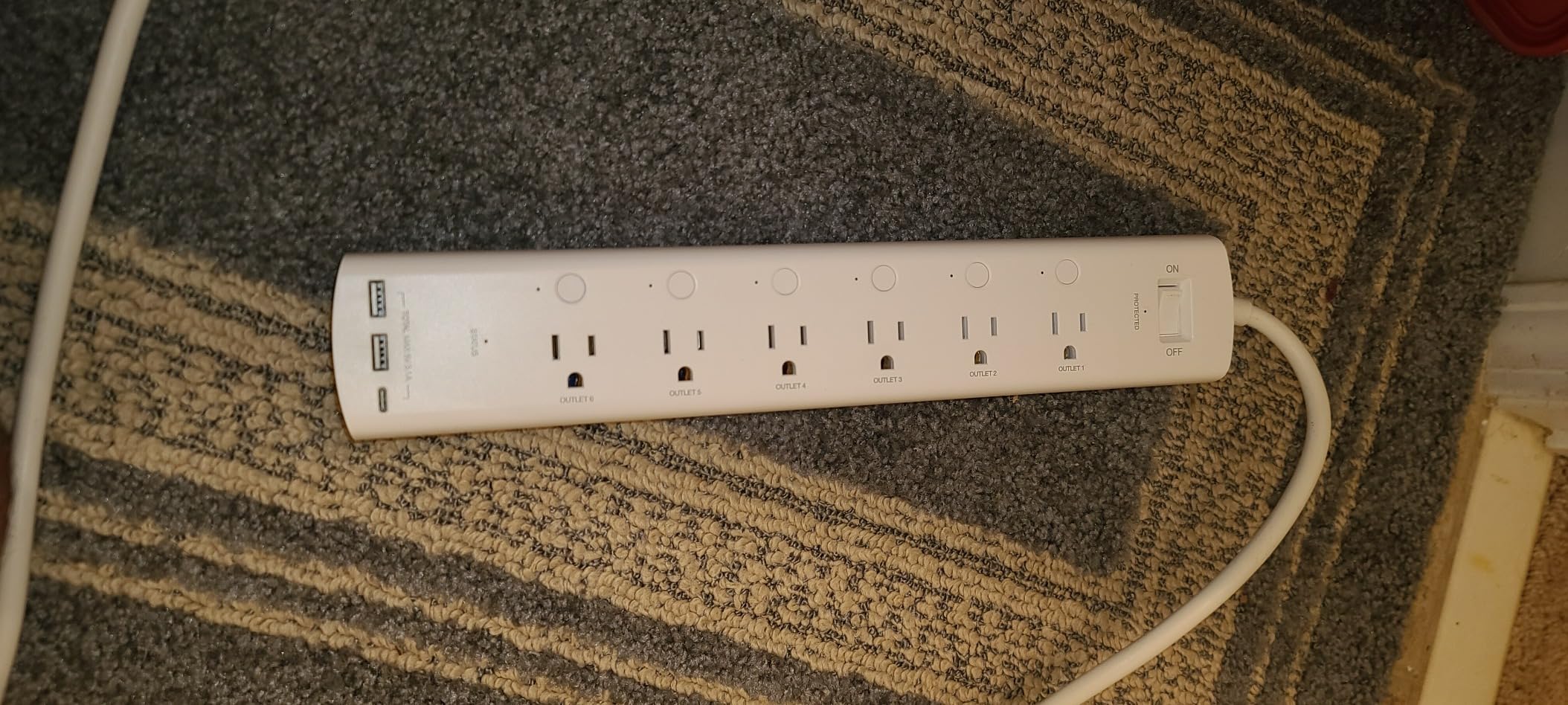 Amazon Basics Smart Plug Power Strip with 6 Individually Controlled Outlets and 3 USB Ports (2 USB-A and 1 USB-C), WiFi, Works with Alexa Only, 2.4 GHz, No Hub Required, White customer photo 2