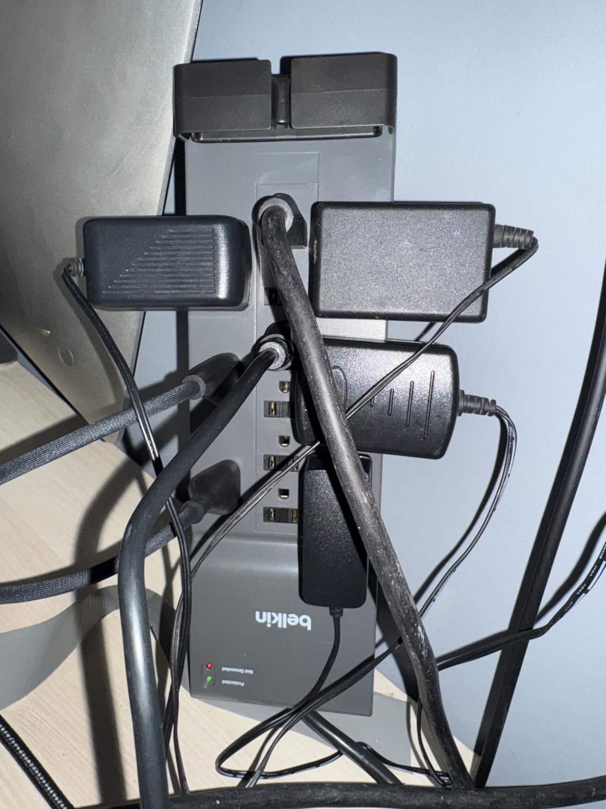 Belkin 12-Outlet Surge Protector Power Strip w/ 12 AC Outlets & 8ft Flat Plug, UL-Listed Heavy-Duty Extension Cord for Home, Office, Travel, Computer, Laptop, Charger - 3,780 Joules of Protection customer photo 2