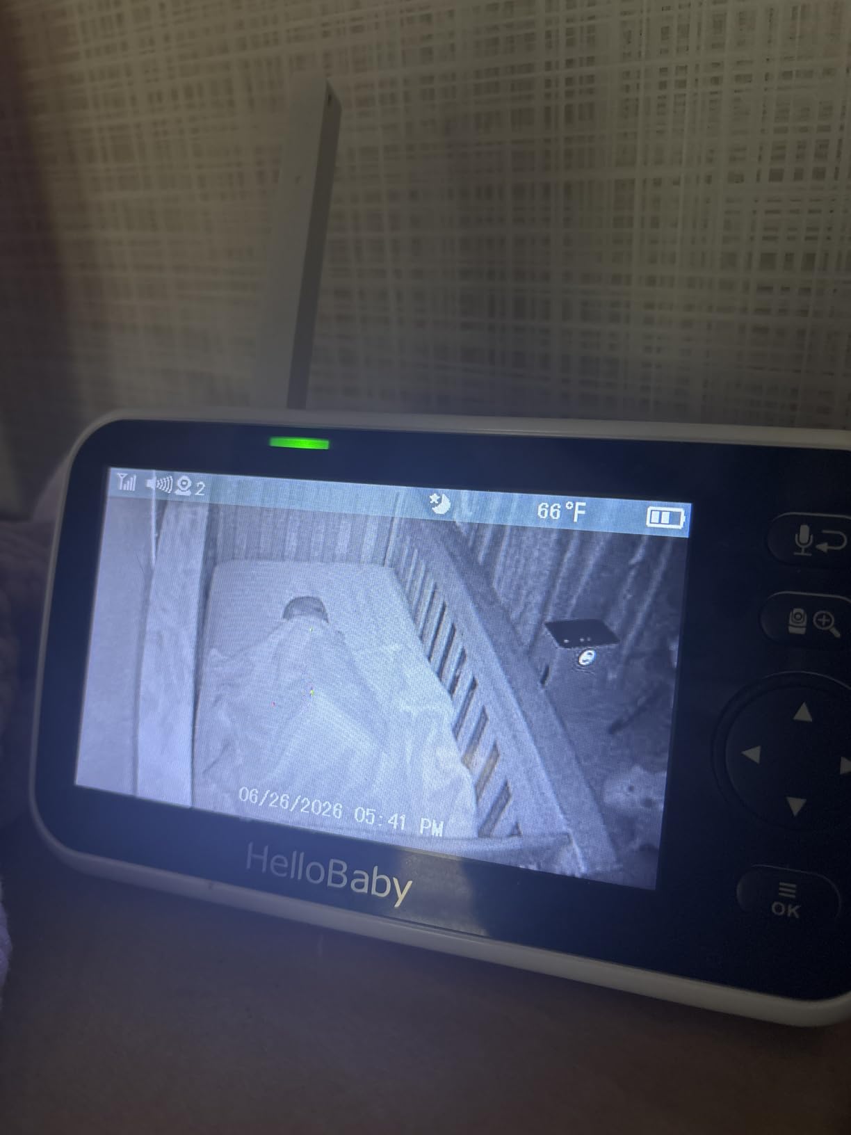 HelloBaby No WiFi Baby Monitor 2 Cameras and Audio HB6550, 5