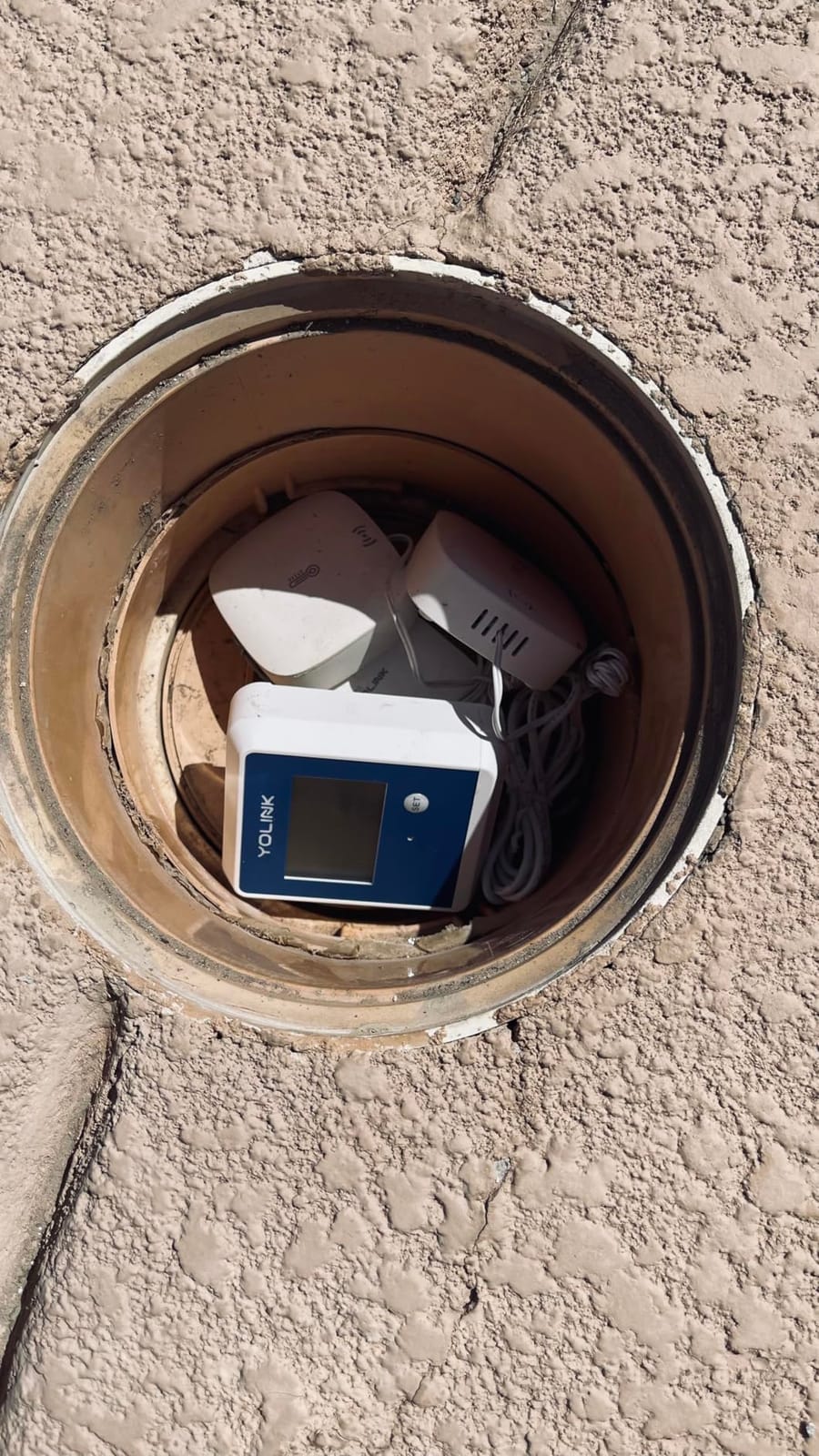 YoLink Smart X3 Version Outdoor Temperature Data Logger with Probe, Thermometer, 1/4 Mile Range, 5+ Years Battery Life, Emails, Text, App Alerts, Alexa, IFTTT. Pool, Hot Tub, Fish Tank. Hub Included! customer photo 2