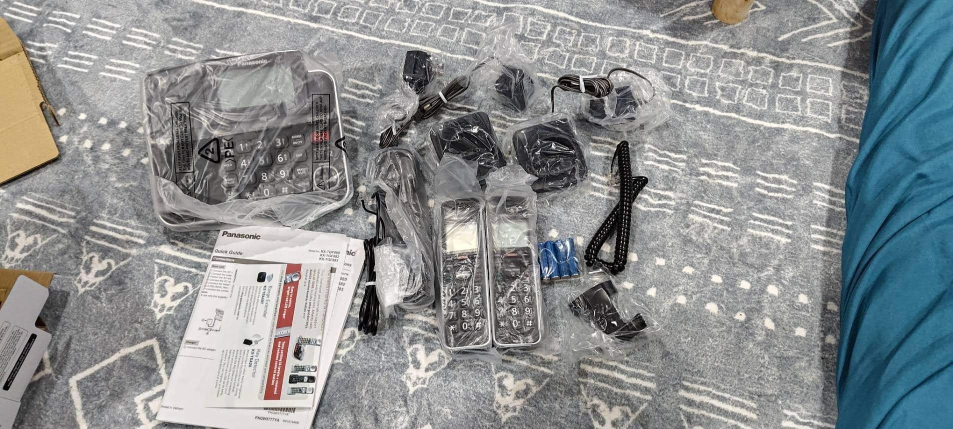 Panasonic Link2Cell Expandable Phone with Digital Answering System & Smart Call Blocker, One Corded Base Unit and Two Cordless Handsets Black - KX-TGF882B customer photo 1