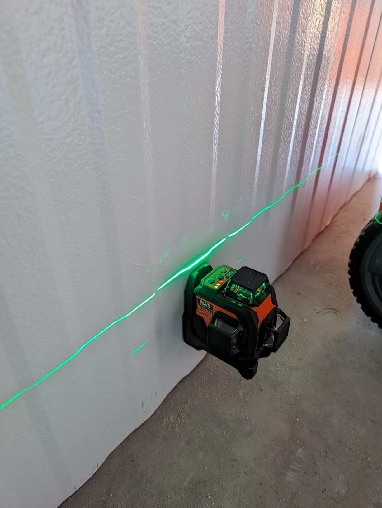 Klein Tools 93CPLG Compact Self-Leveling Laser Level, 100-Foot customer photo 1