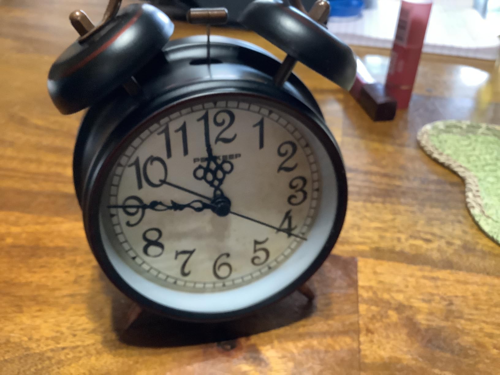 Peakeep Loud Battery Alarm Clock for Heavy Sleepers Adults Kids | Analog 4.5