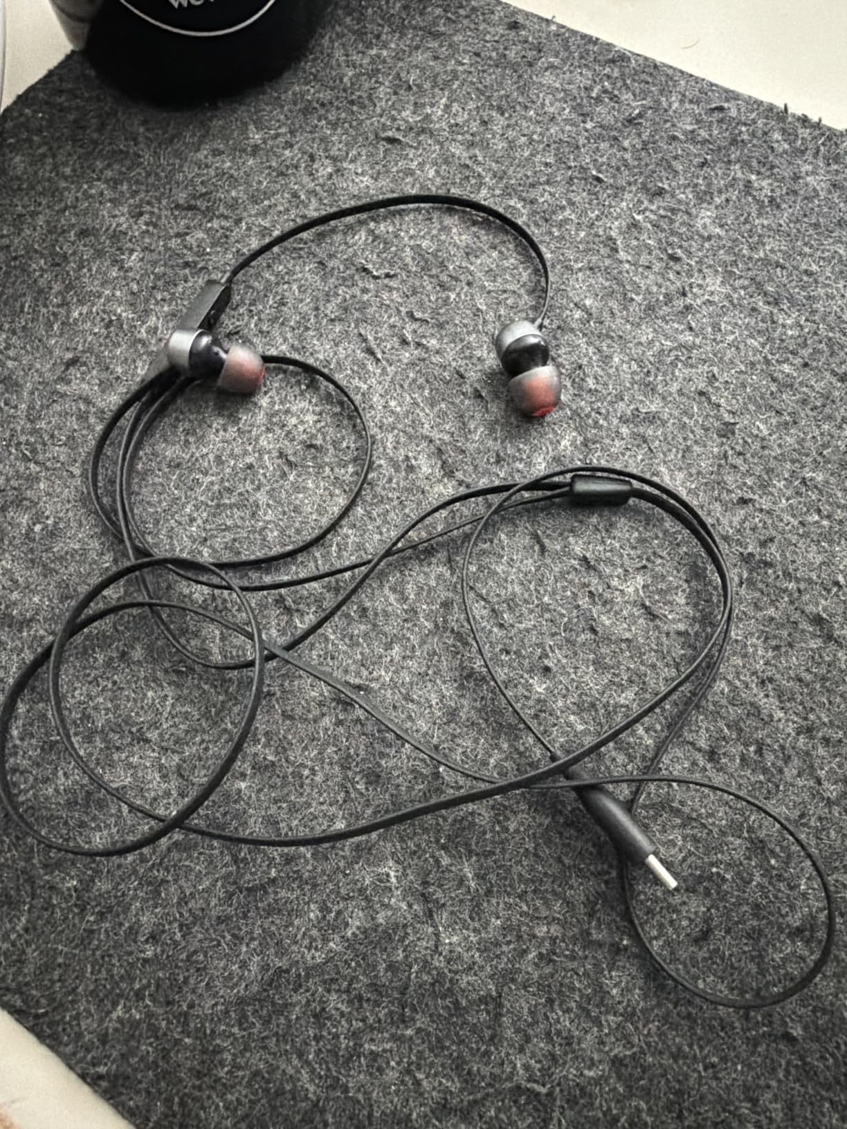 JBL Tune 310C - Wired Hi-Res in-Ear Headphones, Tangle-Free Flat Cable, 3-Button Remote with Microphone (Black) customer photo 2