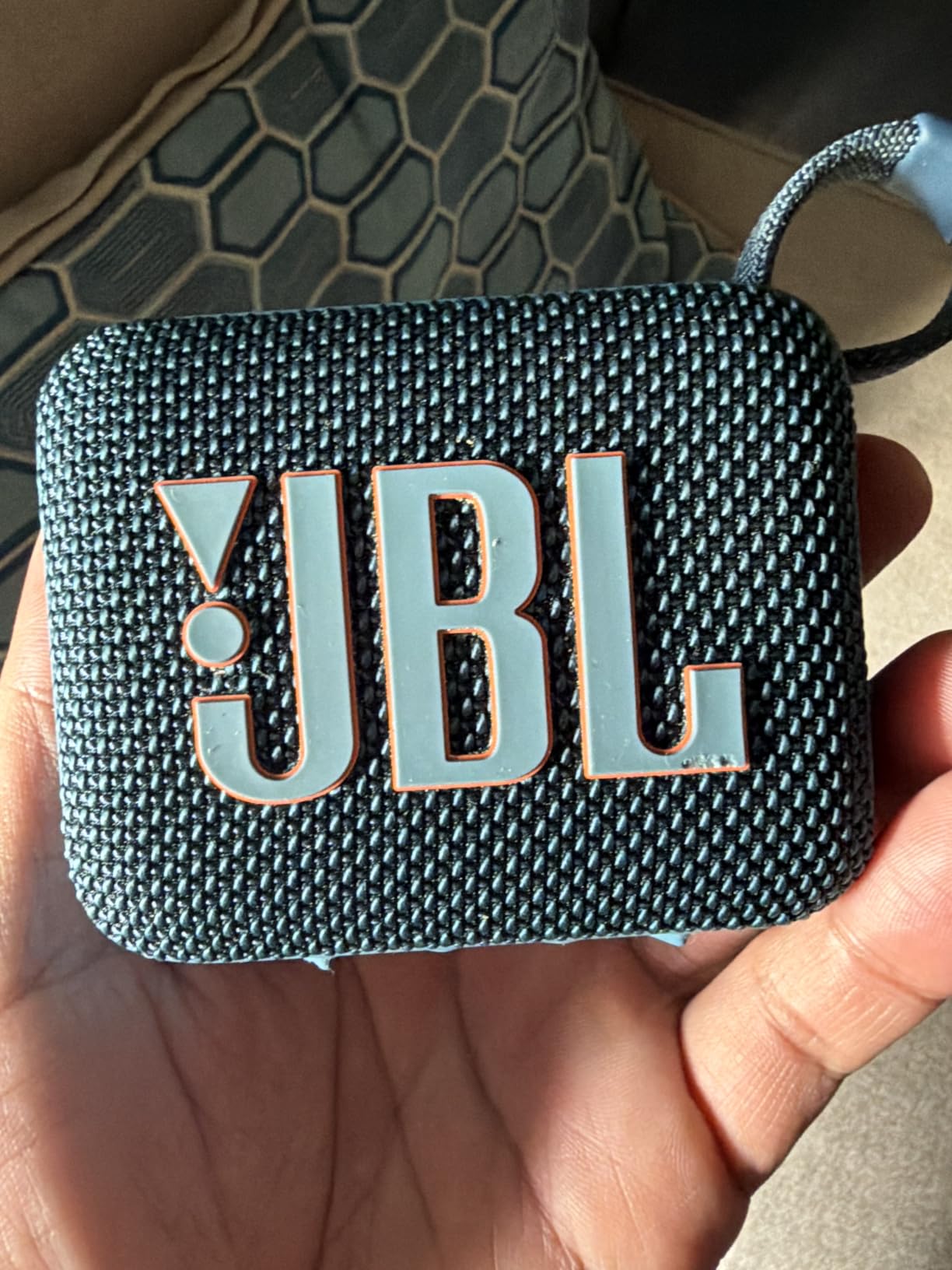 JBL Go 4 - Ultra-Portable, Waterproof and Dustproof Bluetooth Speaker, Big JBL Pro Sound with Punchy bass, 7-Hour Built-in Battery, Made in Part with Recycled Materials (Purple) customer photo 2