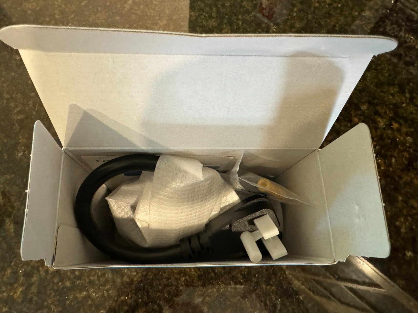 TP-Link Tapo Matter Outdoor Smart Plug, 2 Individual Outlets, IP65 Weather Resistance, Works with Apple Home, Alexa, Google Home, Long Wi-Fi Range, 2.4G Wi-Fi Only, ETL Certified (Tapo P400M) customer photo 2