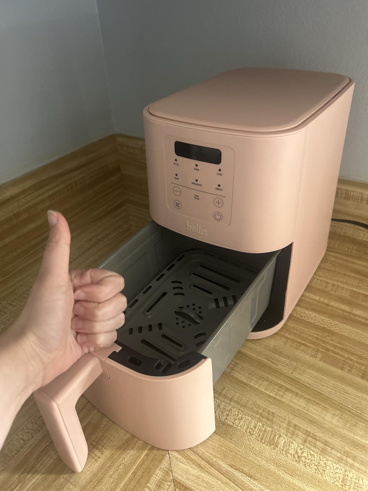 bella Fits-anywhere™ Slim 4qt Air Fryer, Non-Toxic Coating, Oatmilk customer photo 1