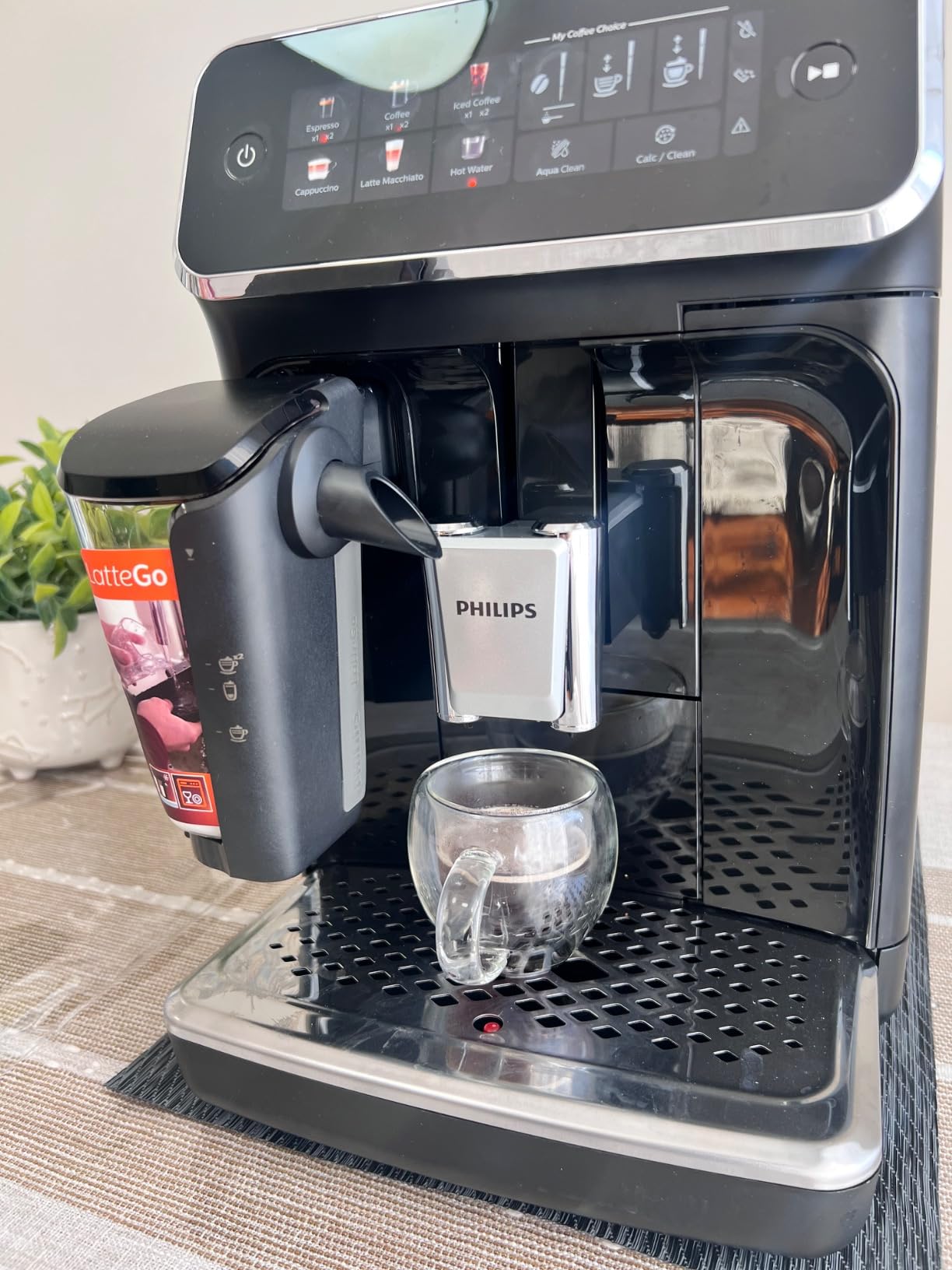 PHILIPS 3300 Series Fully Automatic Espresso Machine, LatteGo Milk System | 5 Hot & Iced Coffee Pre-Sets, ceramic grinder, 15 bars (EP3341/50) customer photo 2