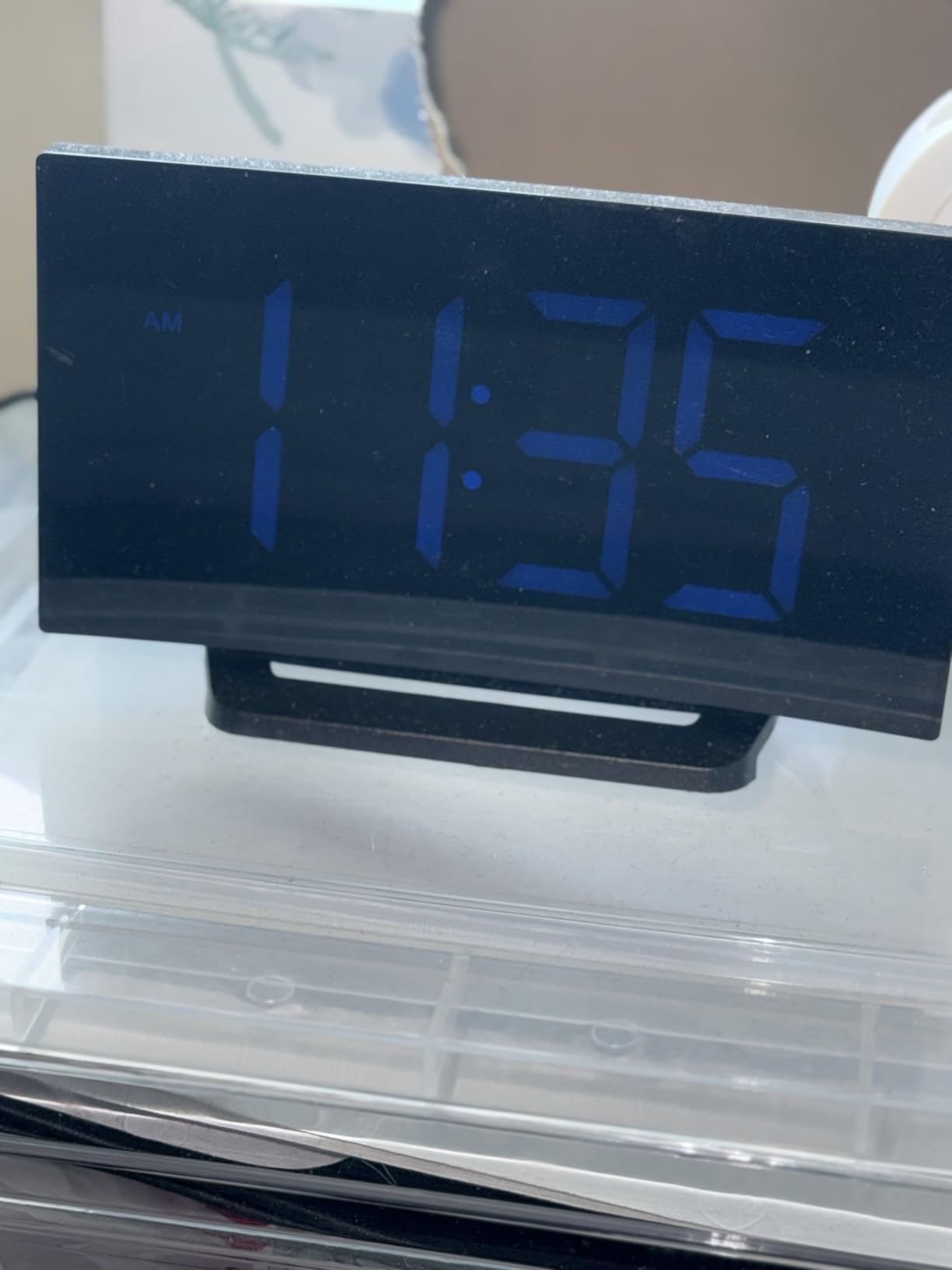 Vibrating Alarm Clock for Heavy Sleepers with Bed Shaker, 116dB Dual Alarms - 3 Wake-Up Modes, 3 Vibration Levels, Weekday/Weekend Mode, 5 Volumes 5 Dimmers, 7.5-Inch Display, USB Charging customer photo 1