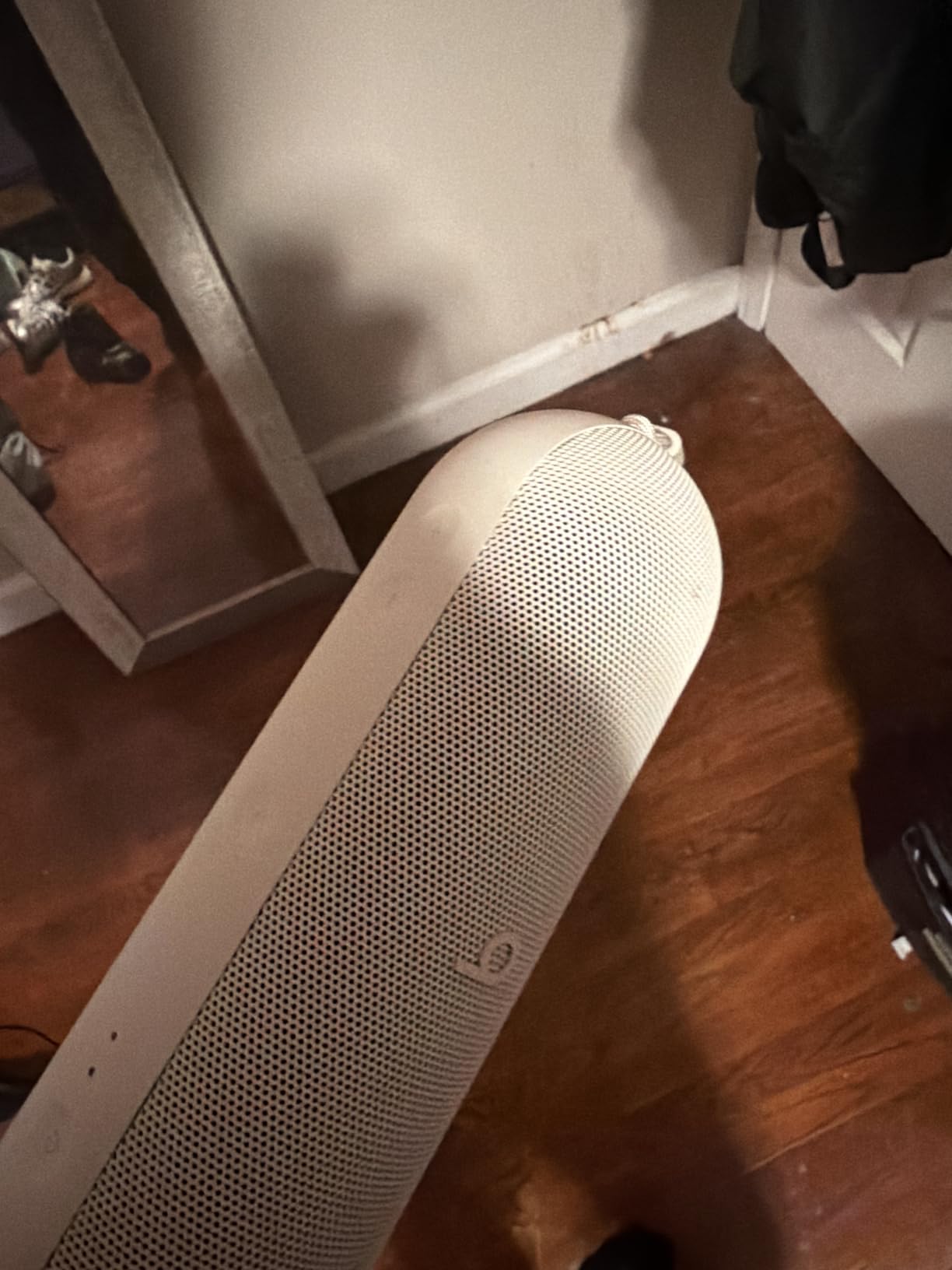 Beats Pill Portable Bluetooth Speaker, Up to 24H Battery Life, Water Resistant, Apple & Android Compatible customer photo 1