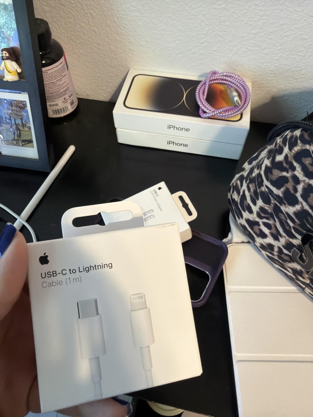 Apple USB-C to Lightning Cable (2 m) | Device charging and data transfer with 6.6ft length and USB-C to Lightning connectors customer photo 2